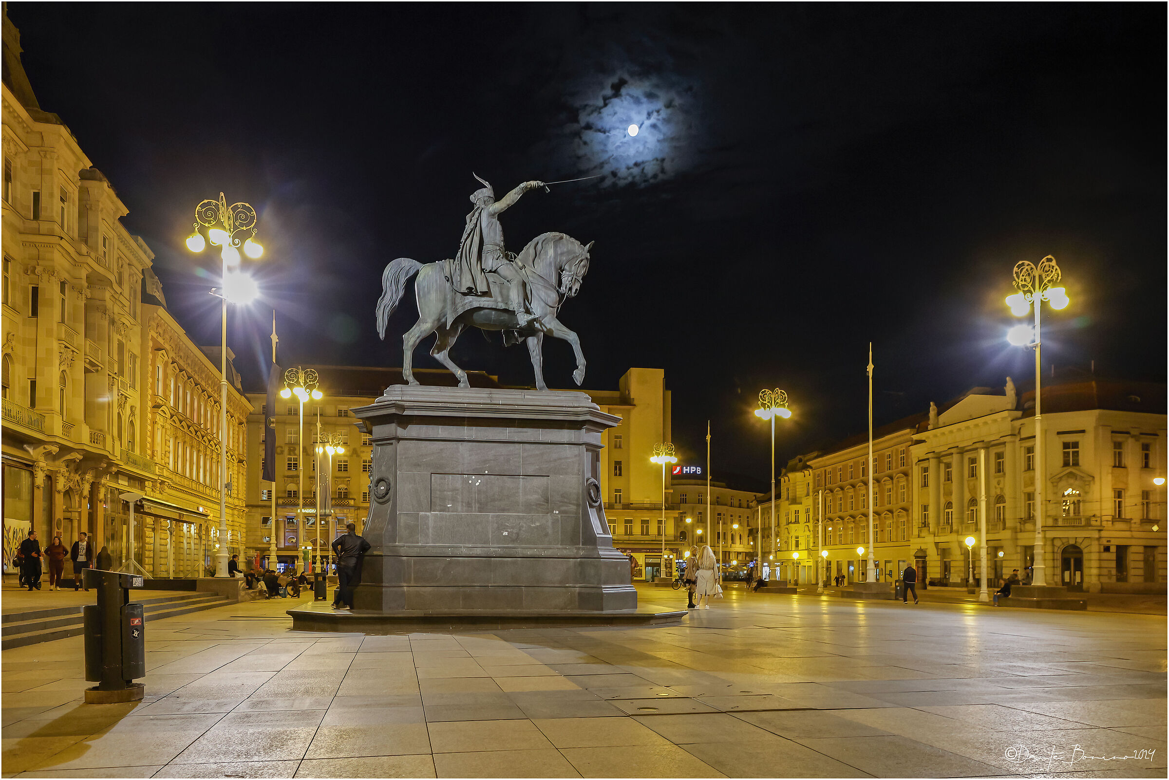 Ban Jelači? Square, Zagreb