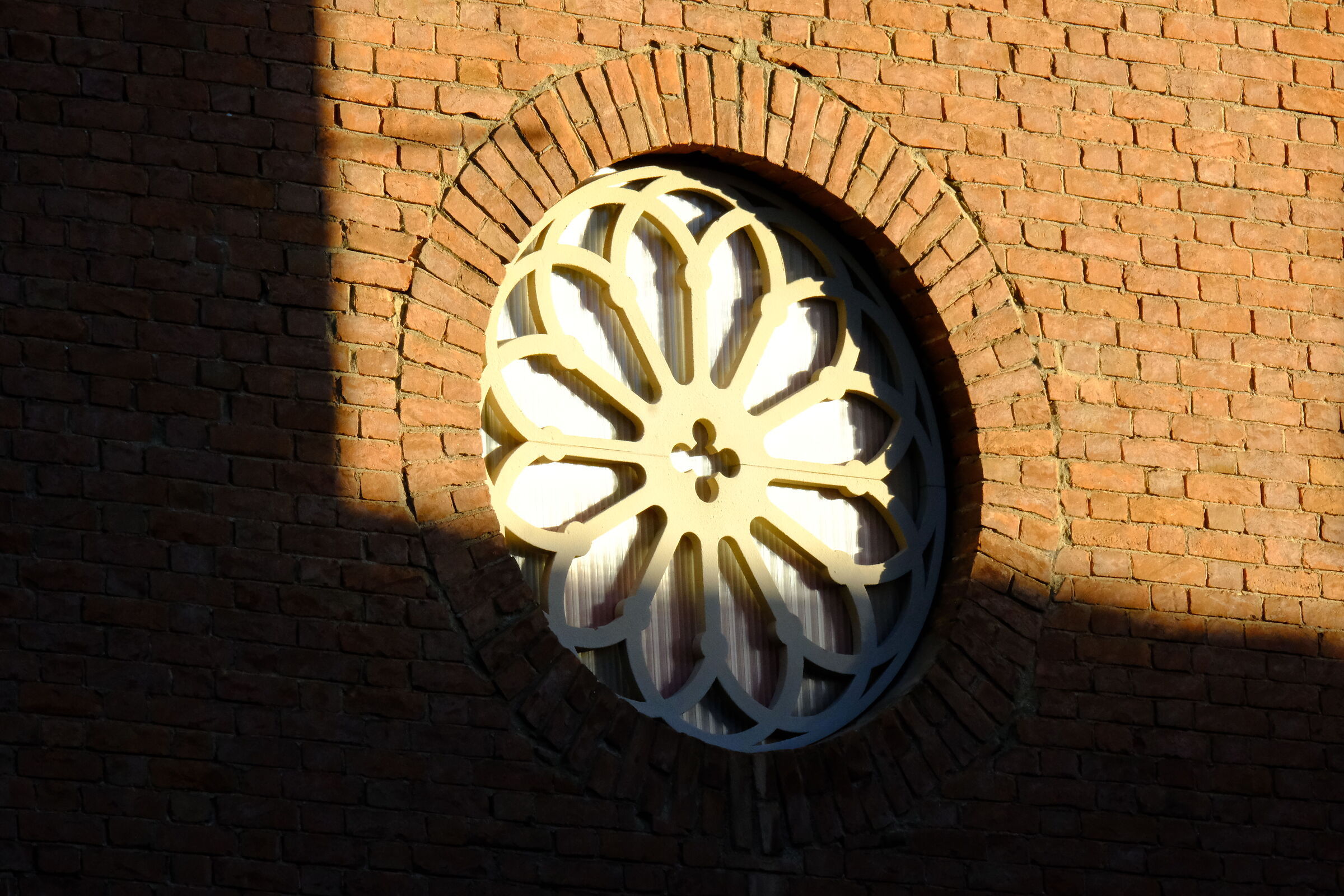 Between light and shadow