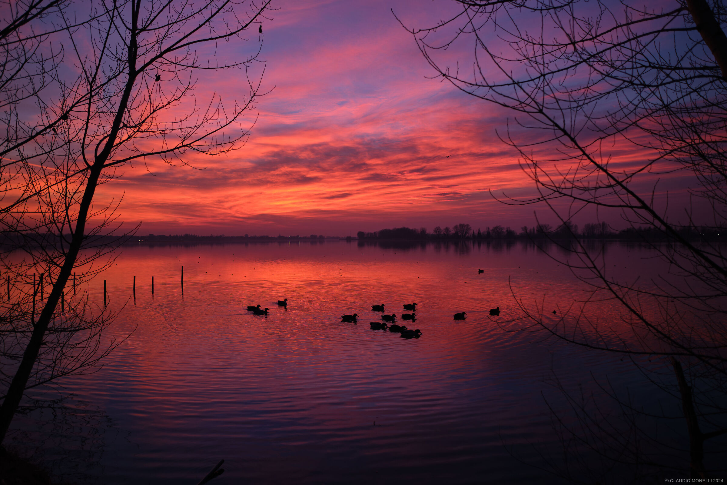 Tramonto sul lago di Sopra in febbraio