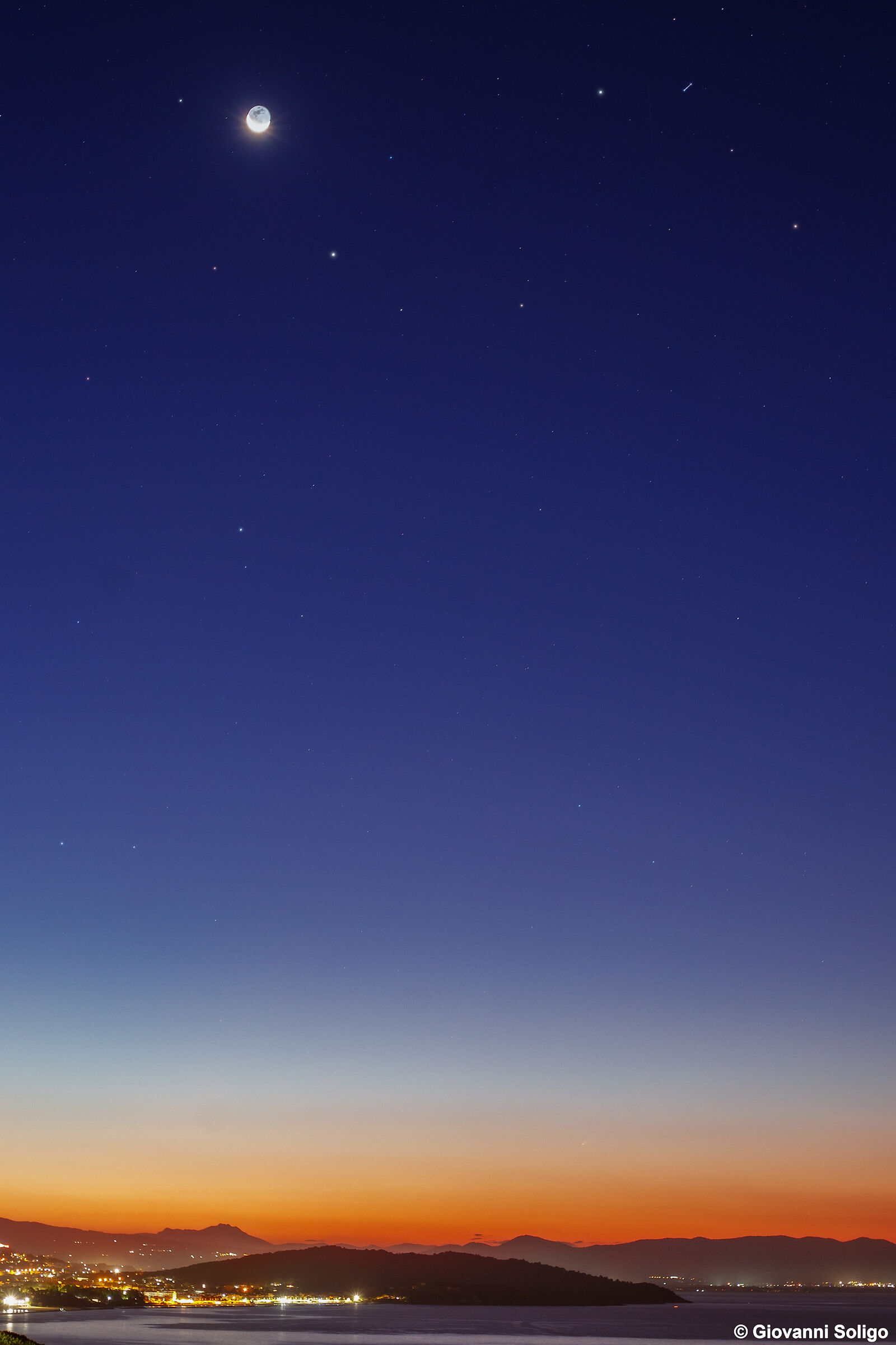 Moon, Regulus and Comet C/2023 A3 TSUCHINSHAN-ATLAS