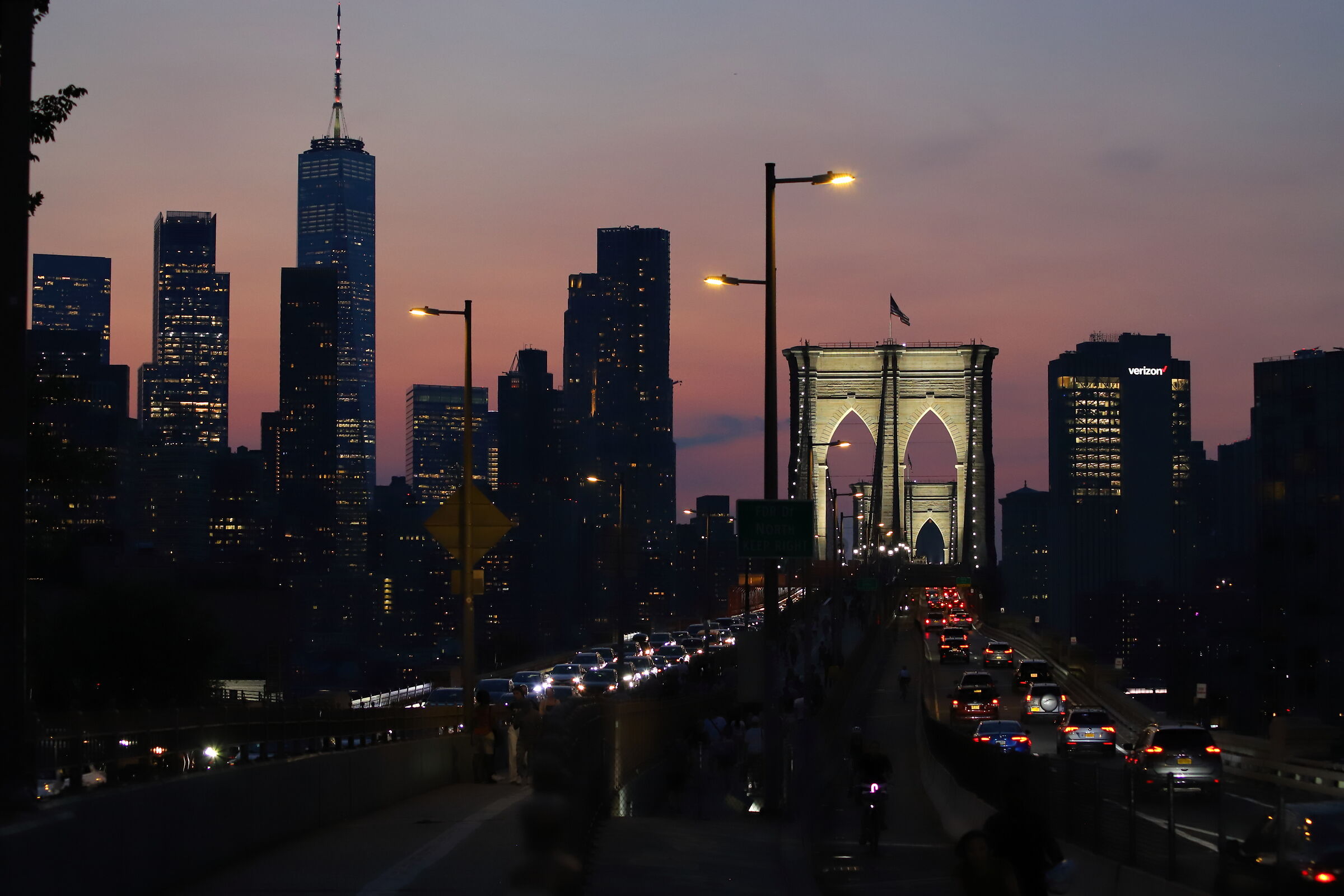 Brooklyn bridge & NY skyline