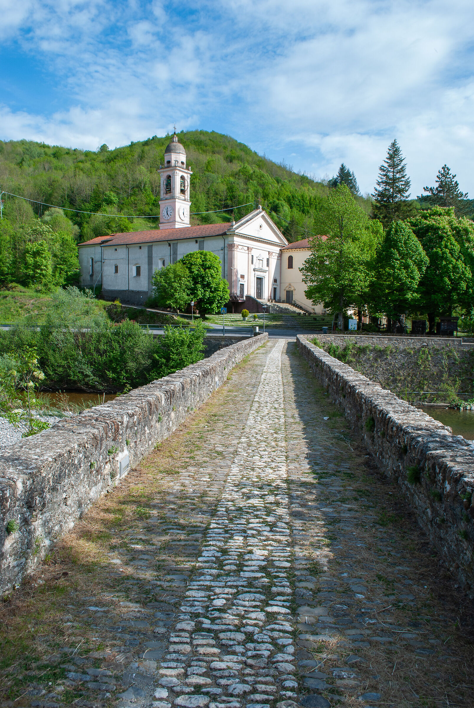 Montebruno. Il santuatrio