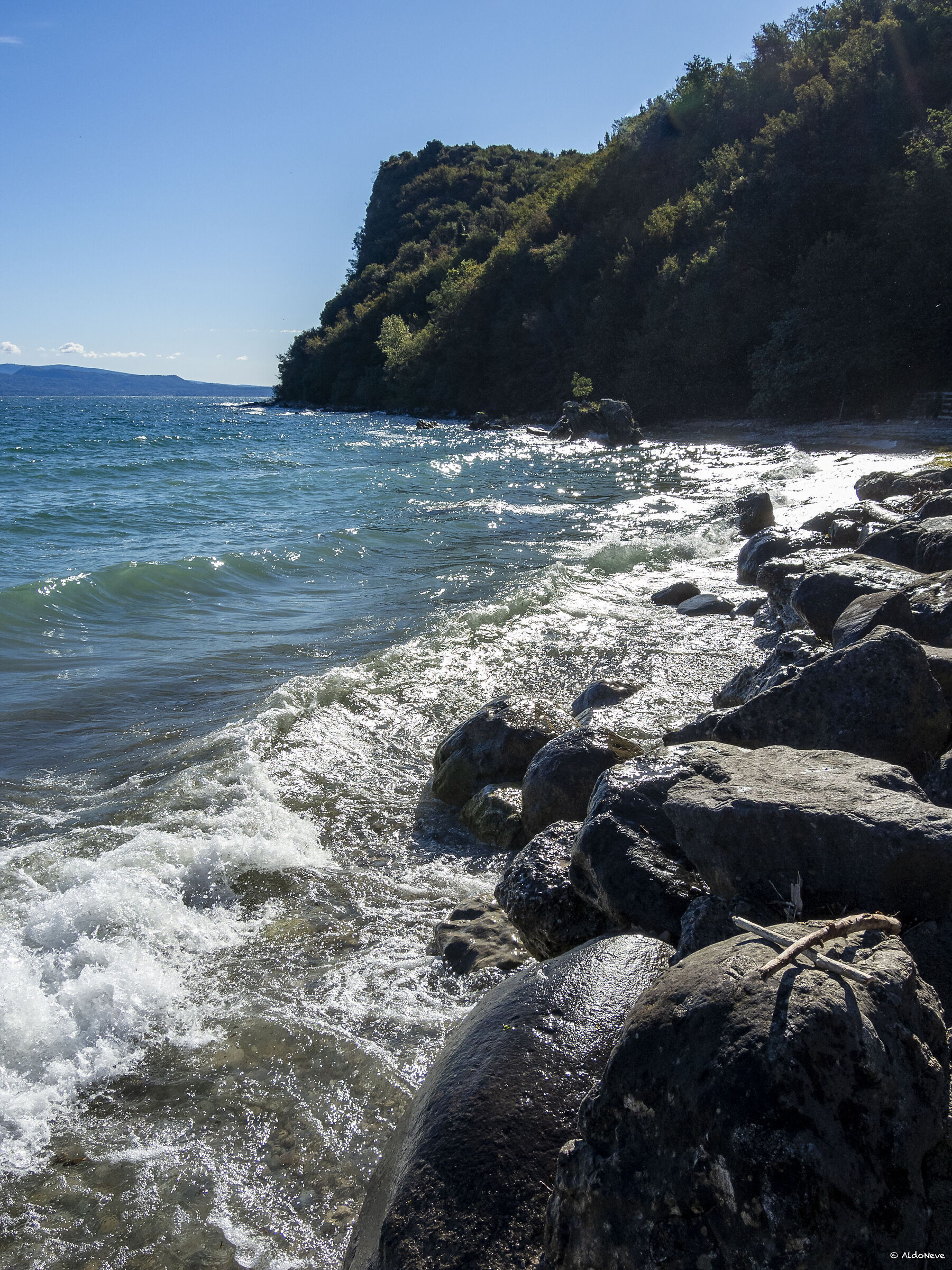 Pisenze con lago mosso