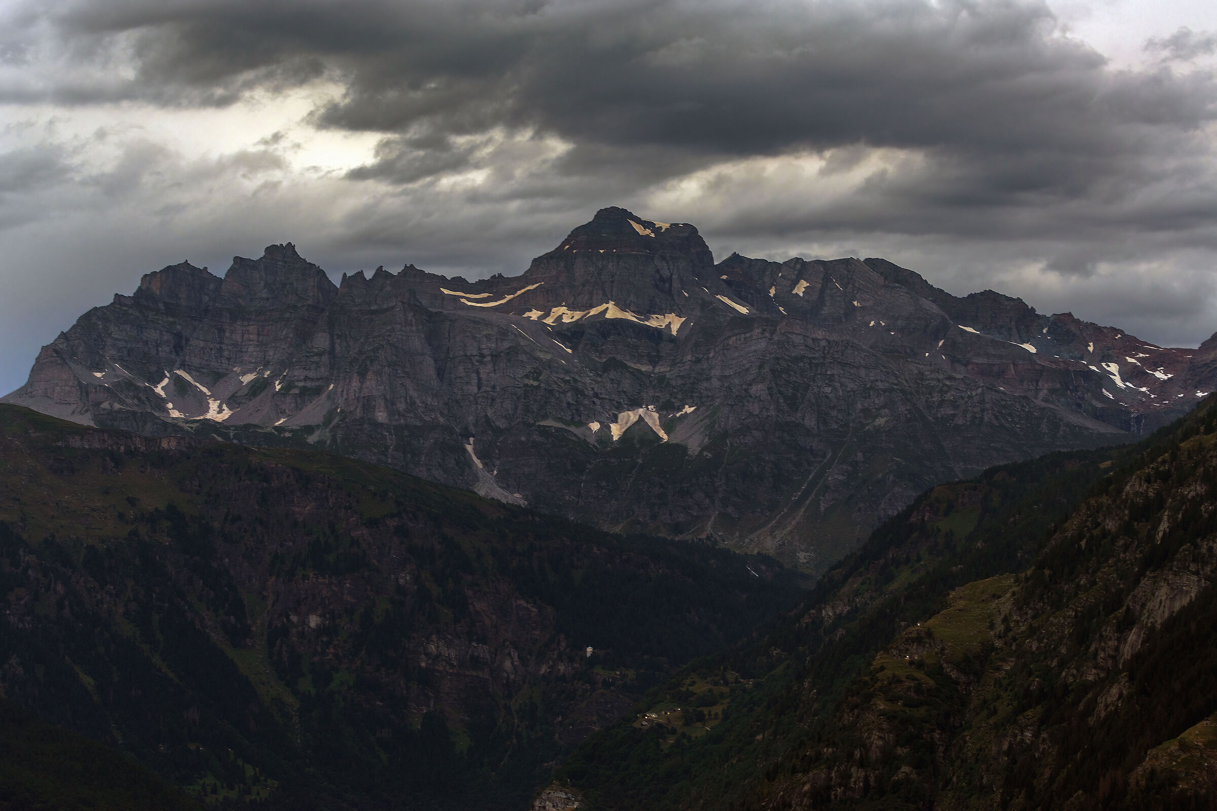 Arbola vista dall'alpe aleccio