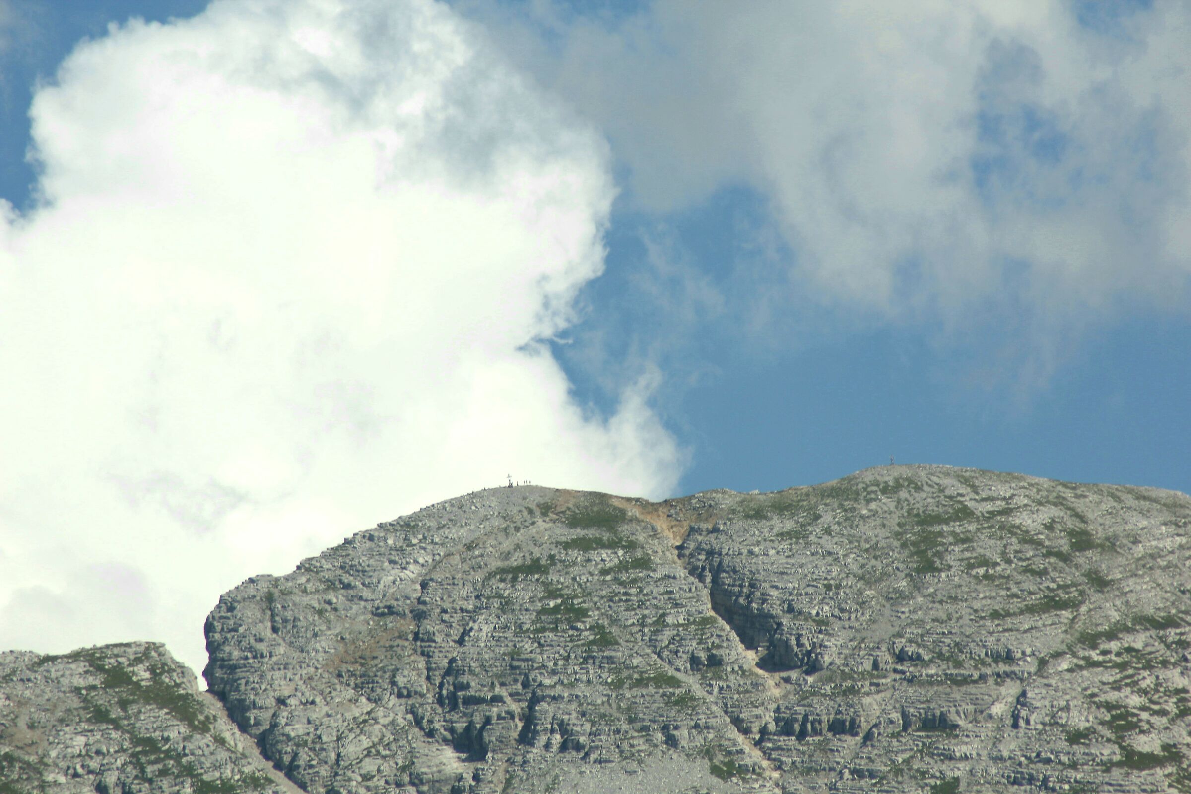 Cima and croce m.te Arera with hikers