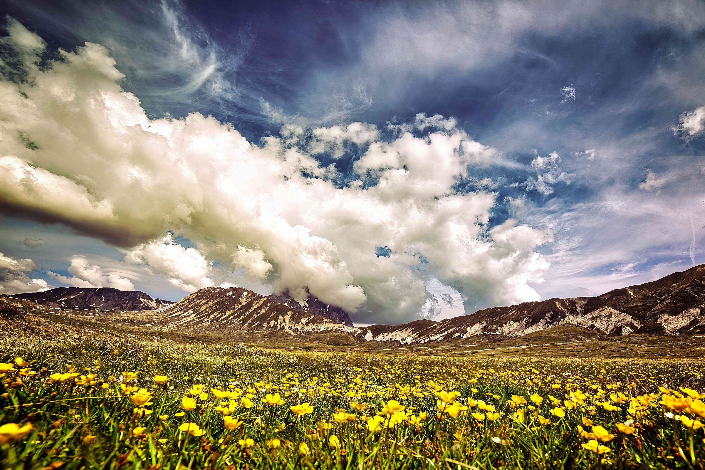Clouds on the Gran Sasso