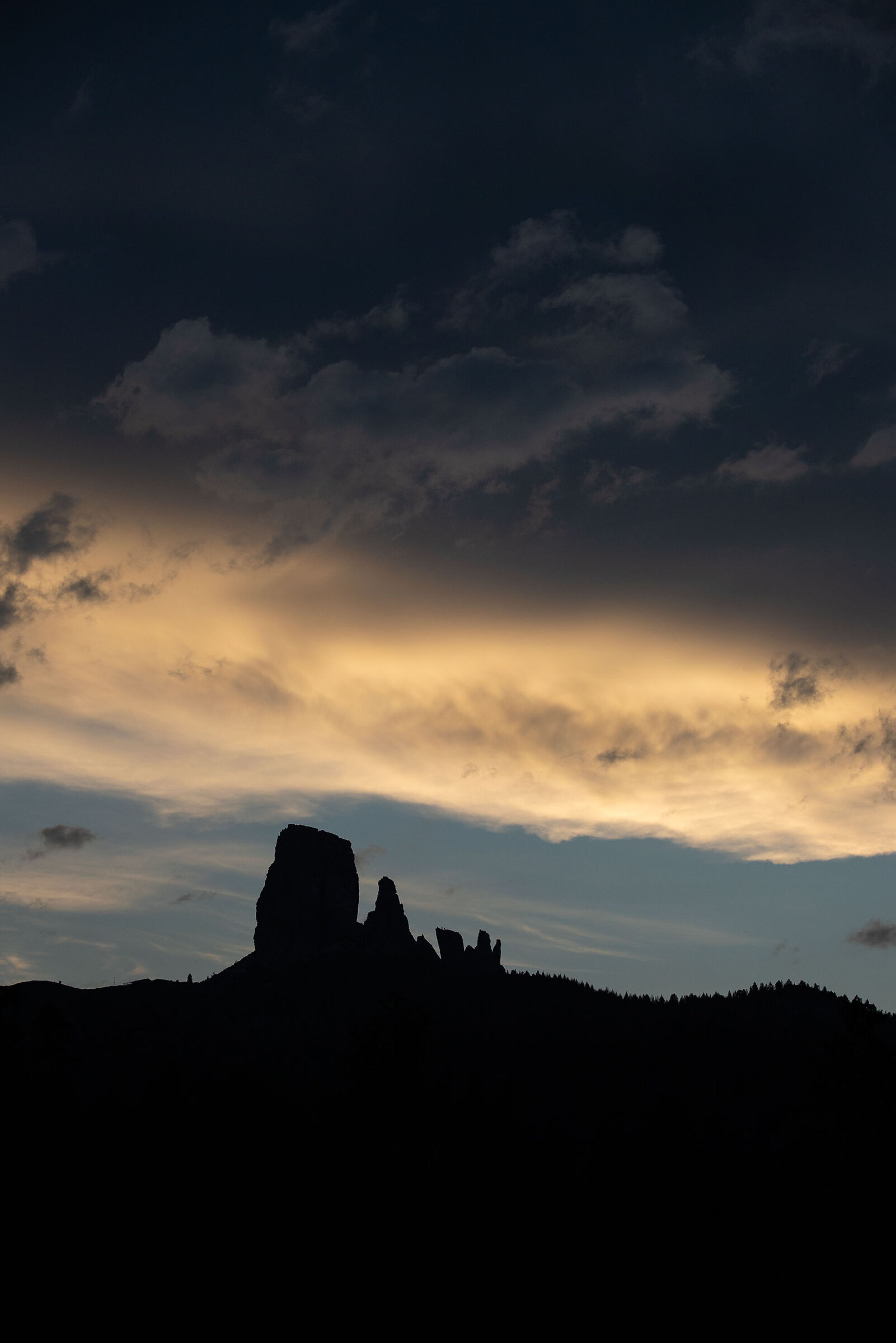 5 Torri - silhouette