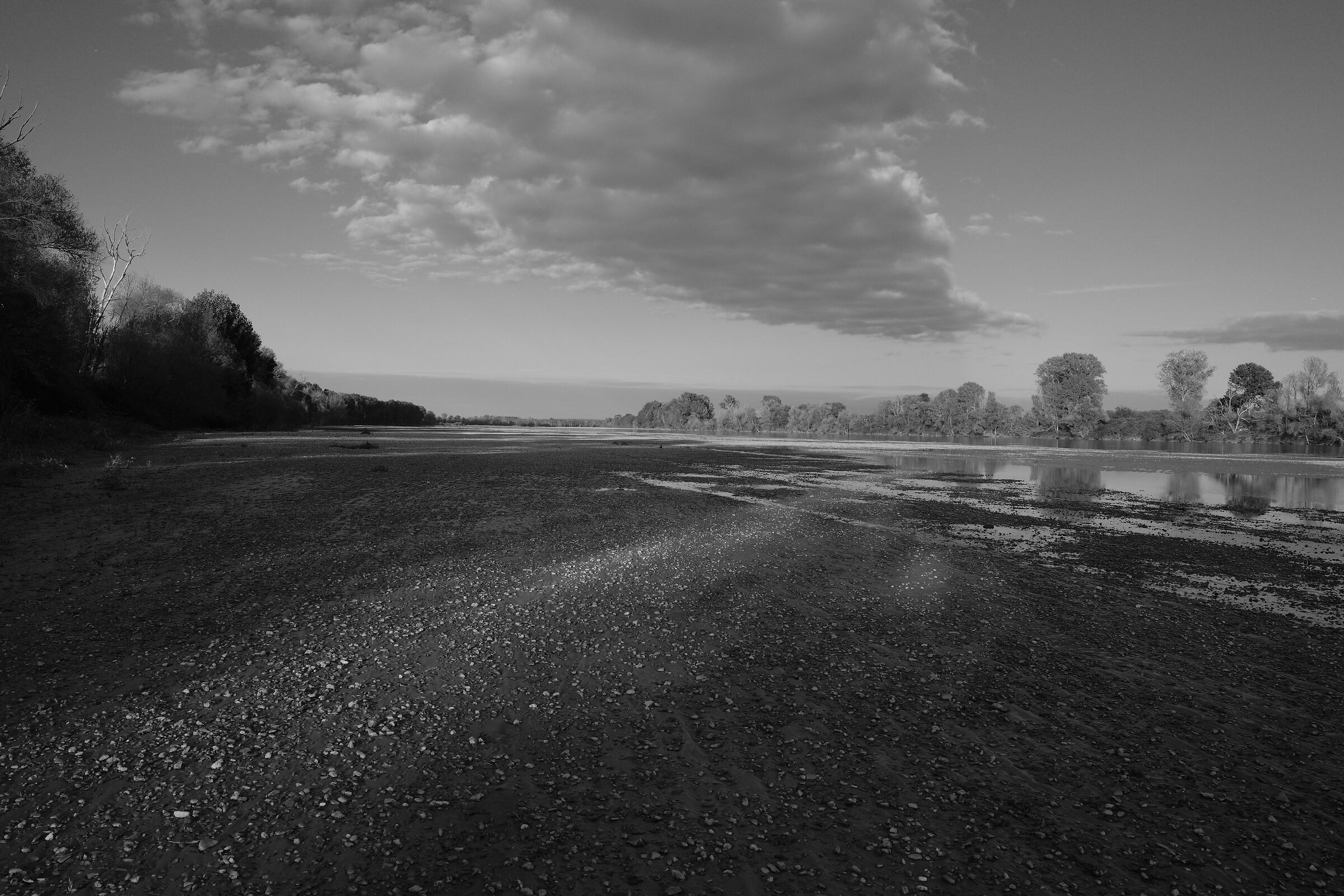 verso sera, dove il Po piano piano si ritira