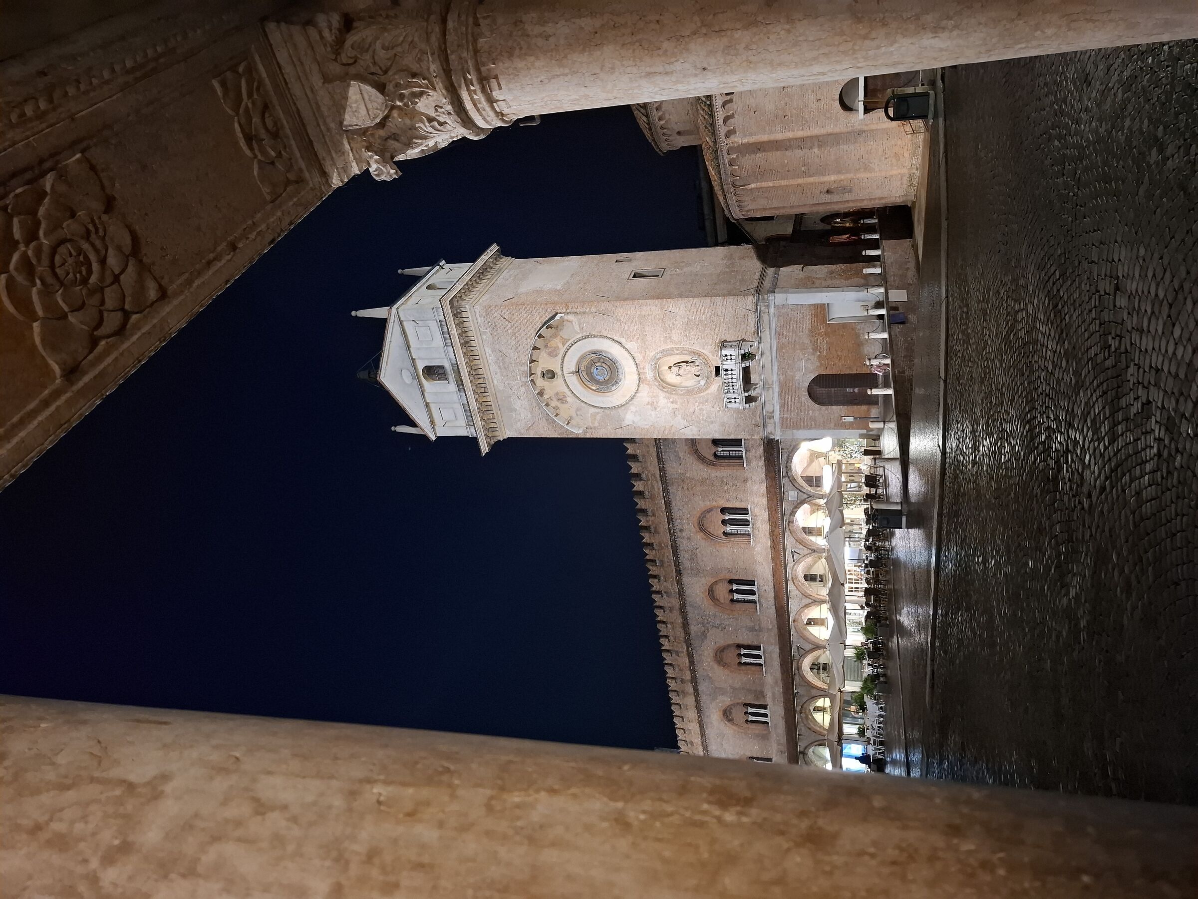 At night Piazza delle Erbe