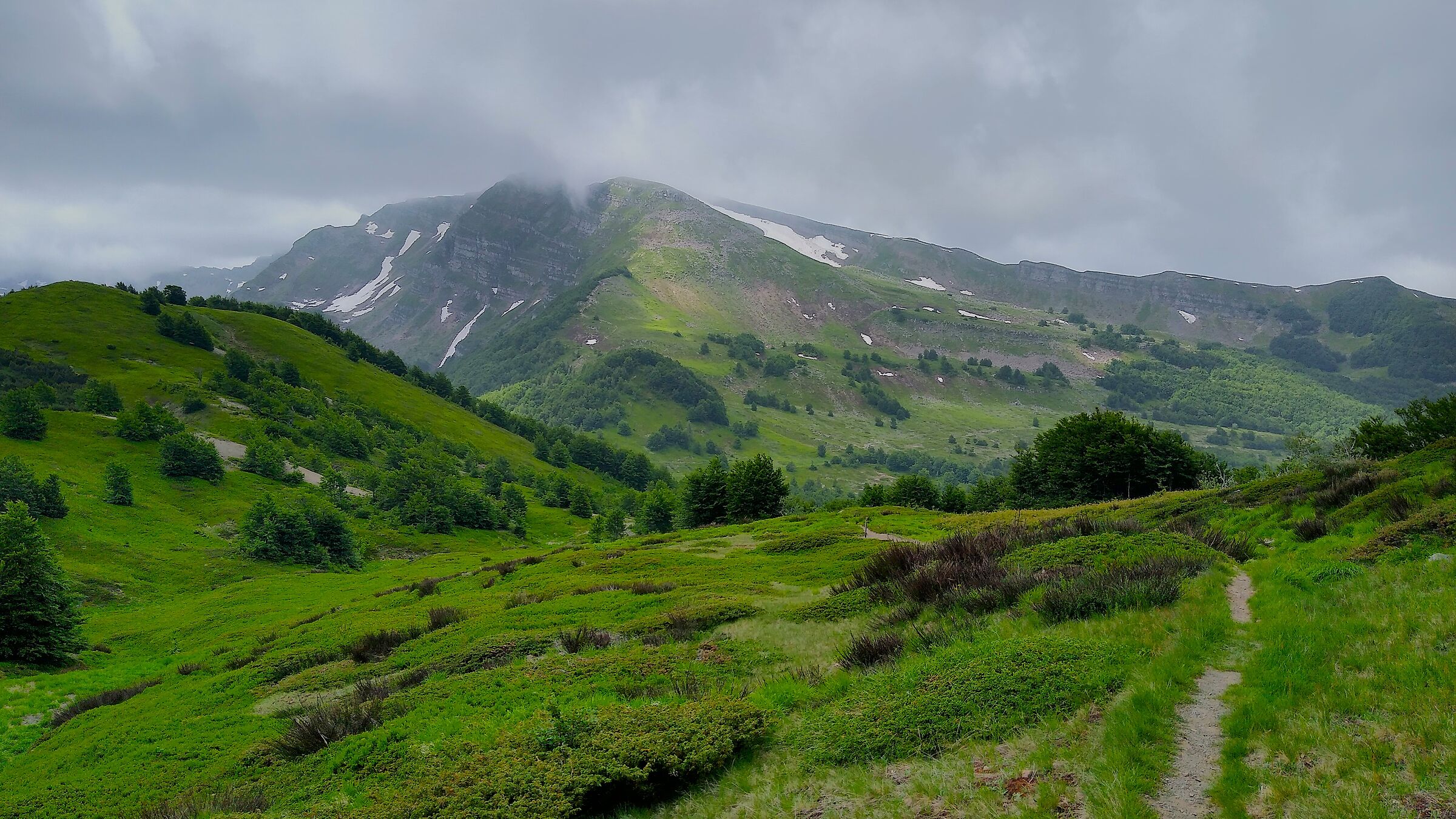Beyond the Passo della Boccaia (1584 m), MO