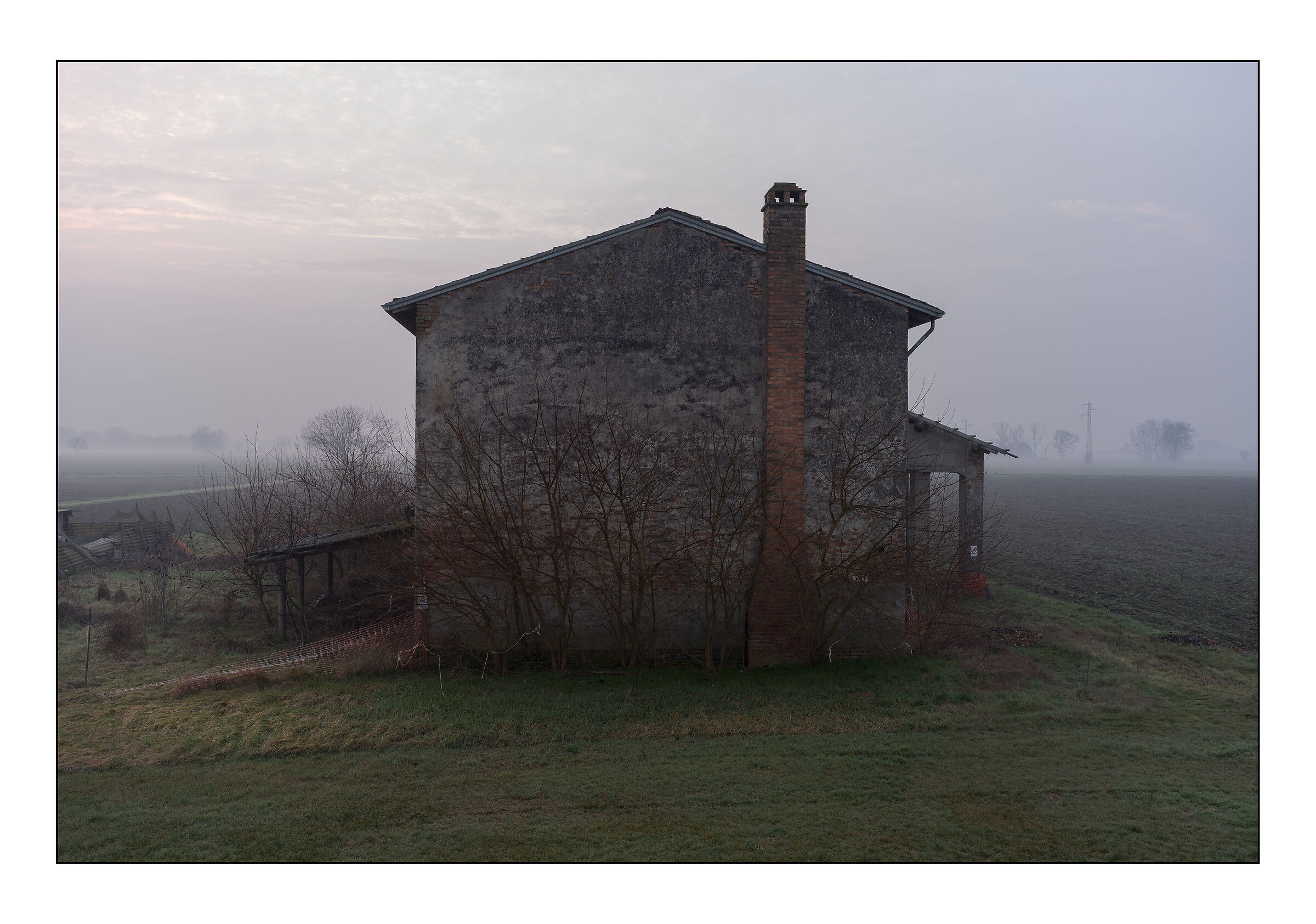 Casa abbandonata nella golena del Po