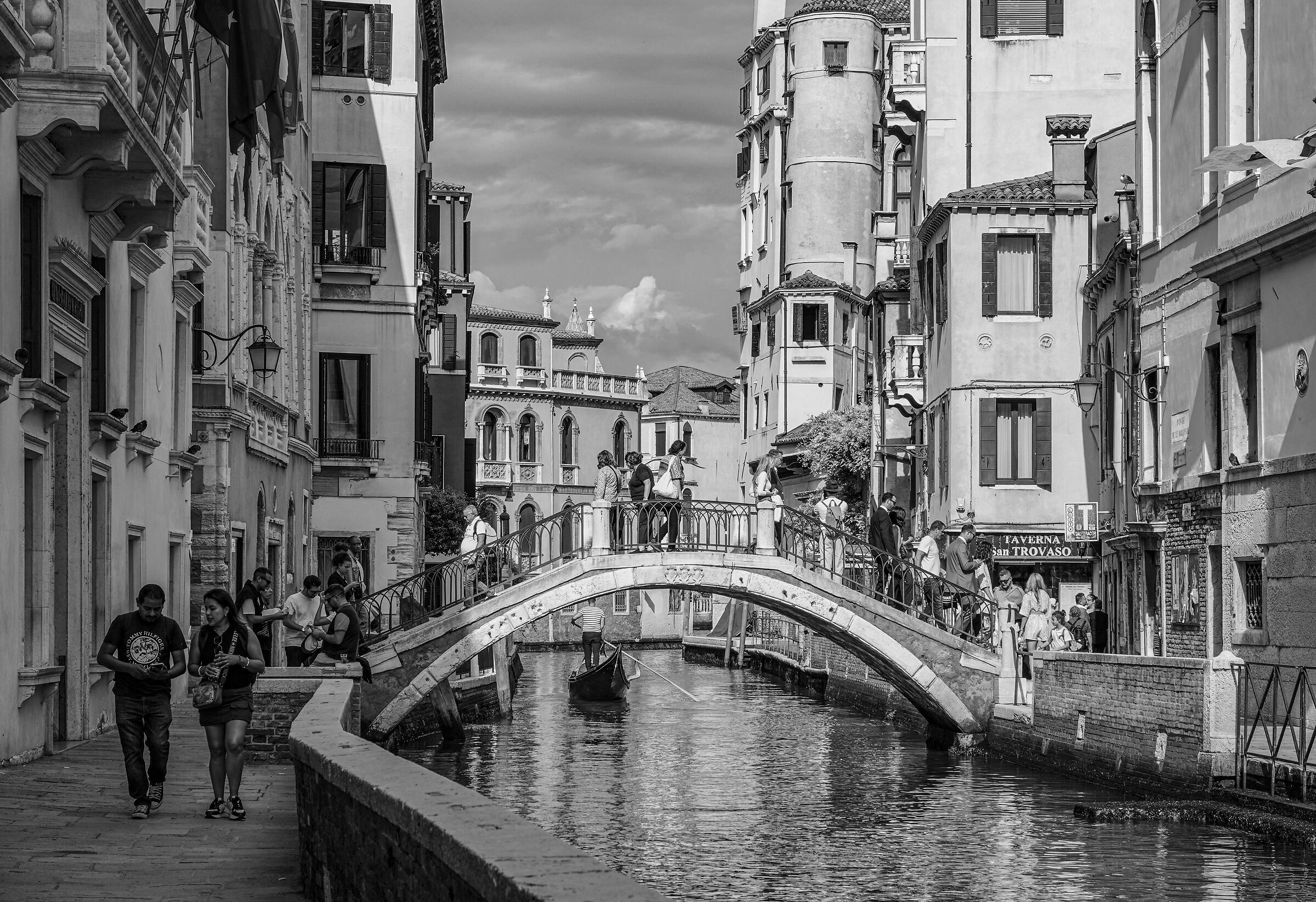 Ponte de le Maravegie dalle Fondamenta Sangiantoffetti