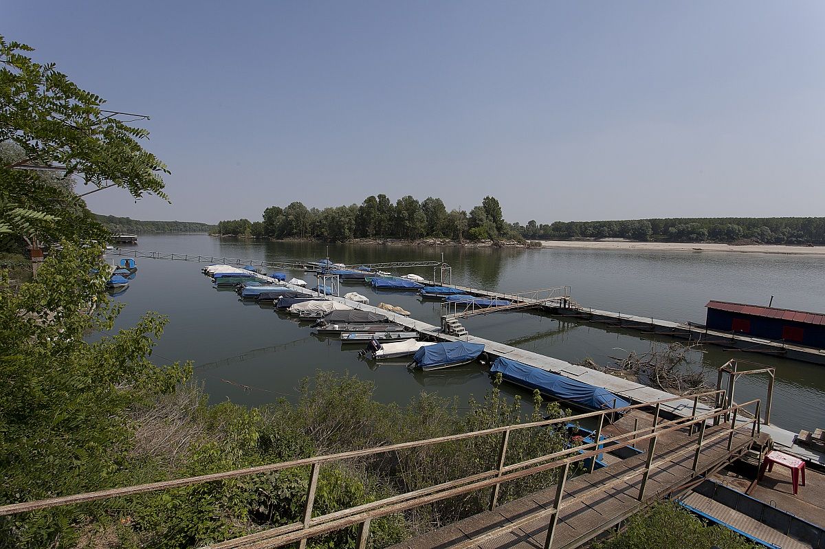 Confluence of the Po and Ticino