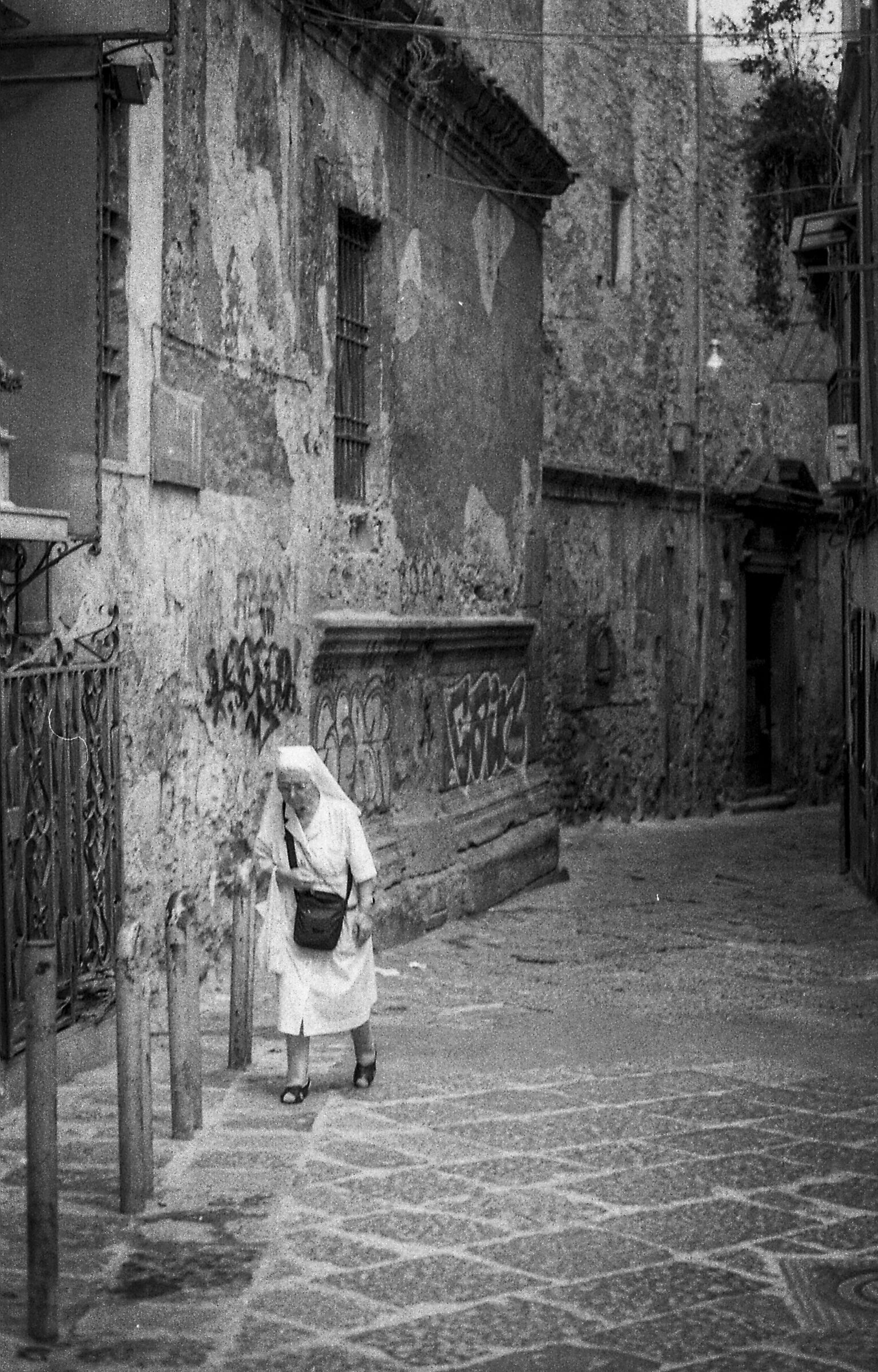 I graffiti e la suora