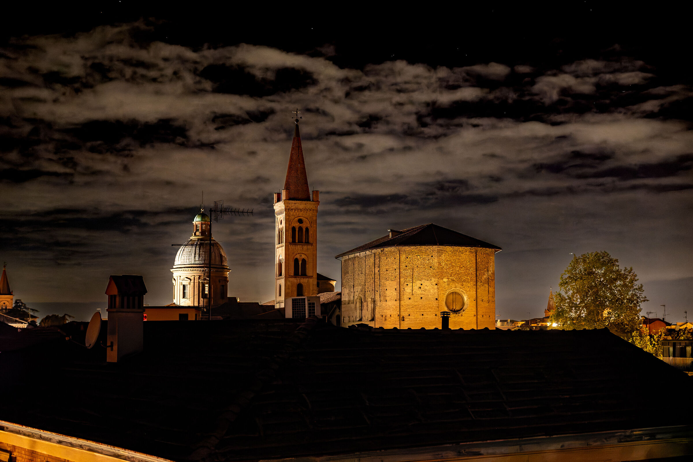 Bologna di notte