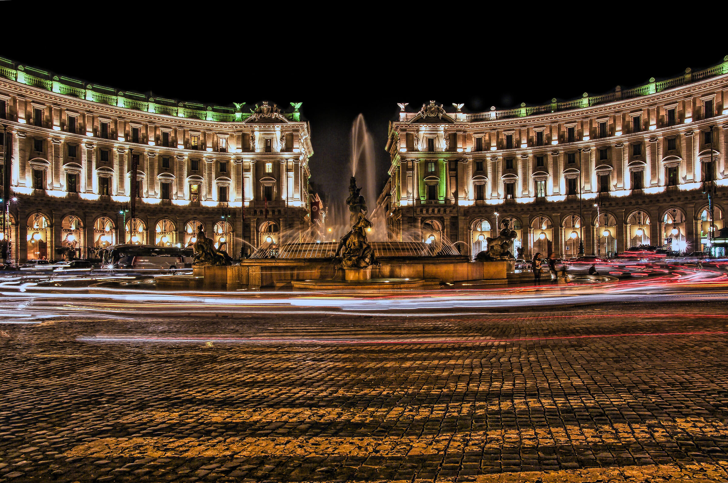 Piazza Esedra at night.