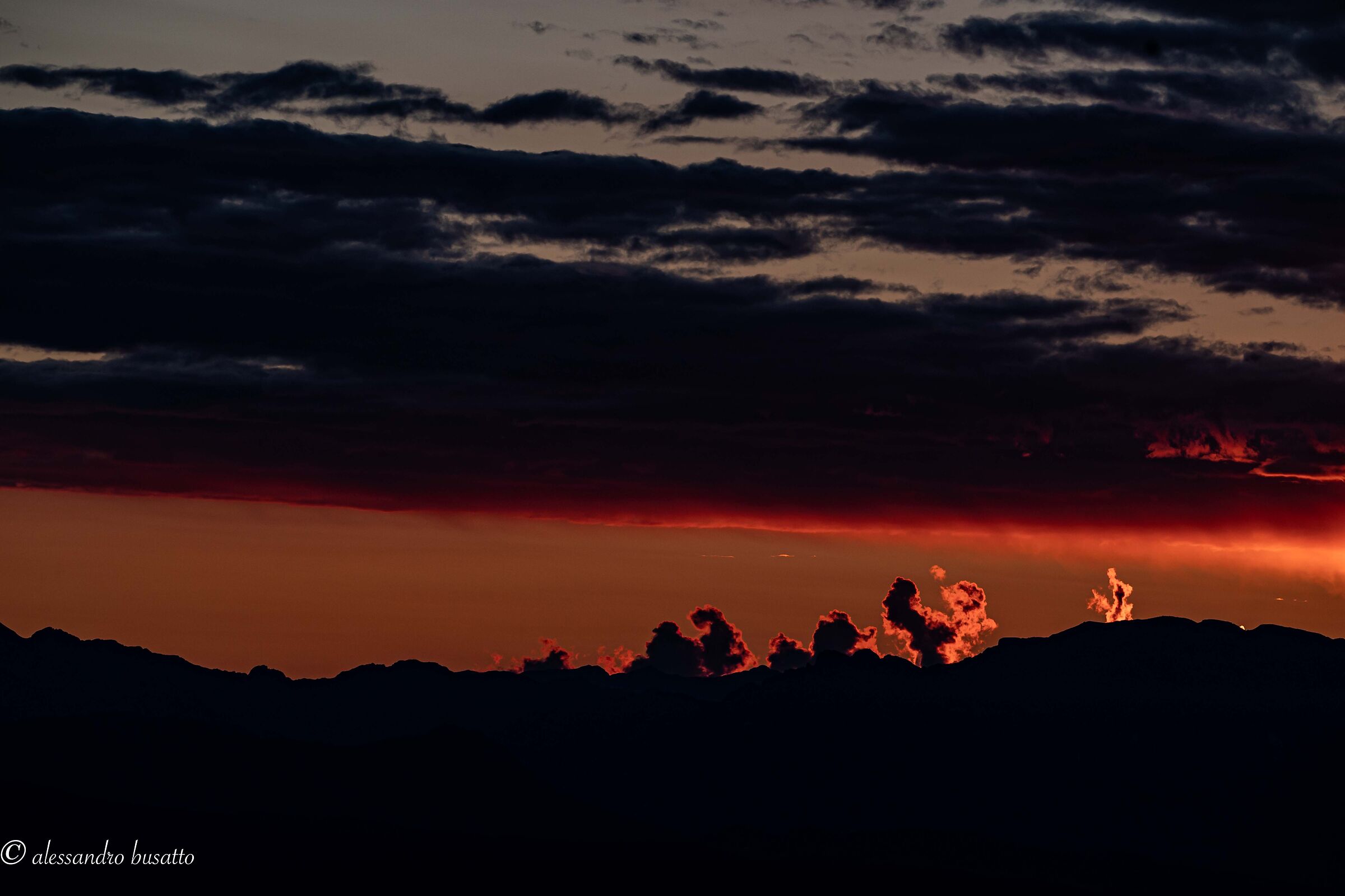 Le piccole nuvole danzano.