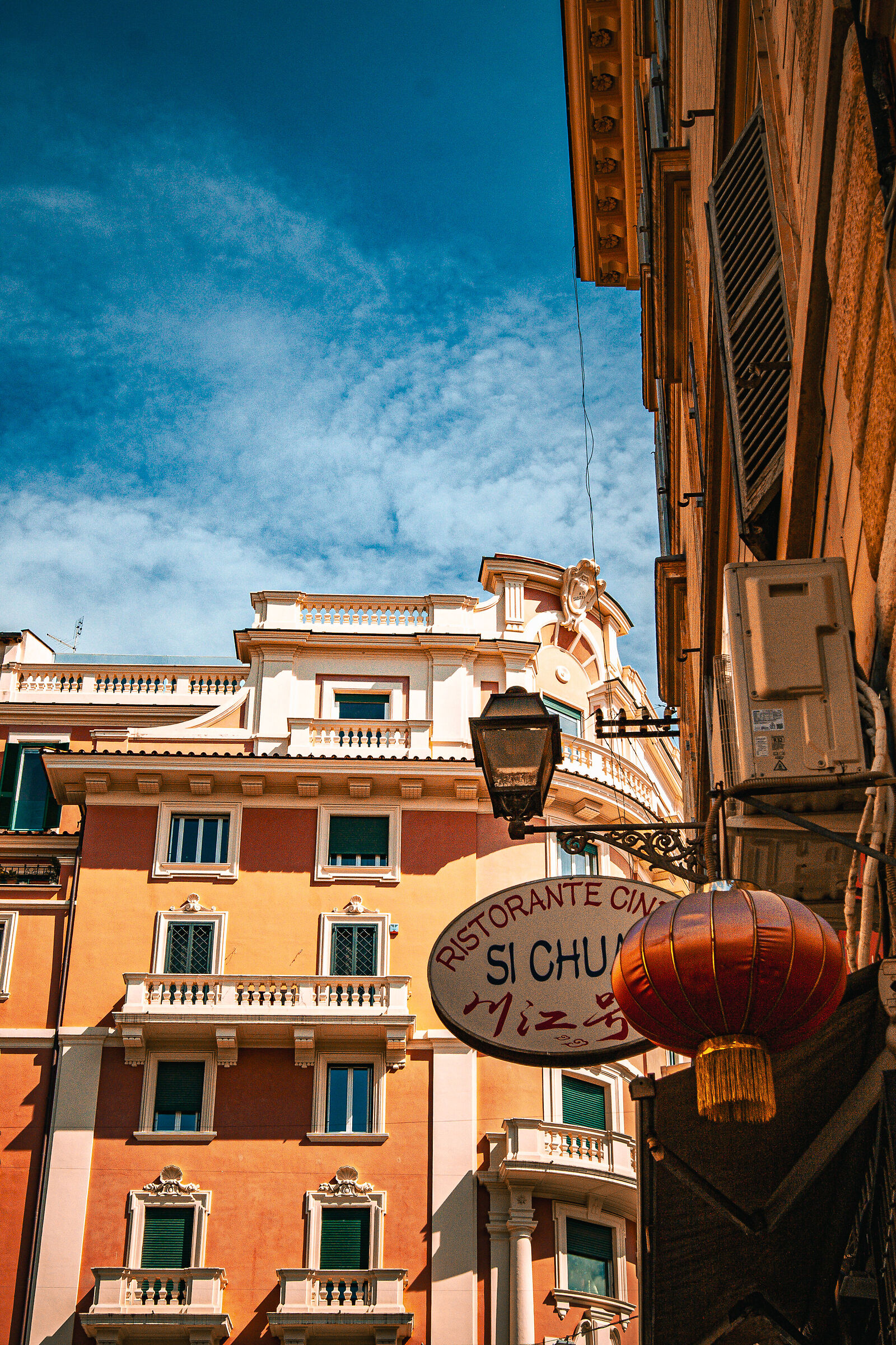 Even the Monticiani eat Chinese in Rome