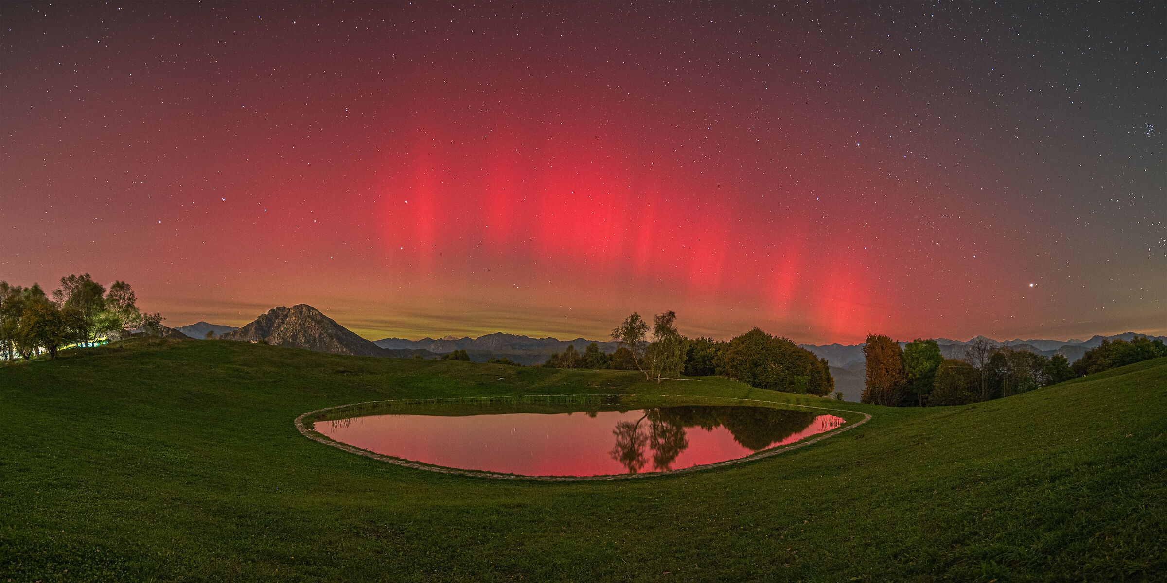 Aurora Borealis on the Pretus Pond