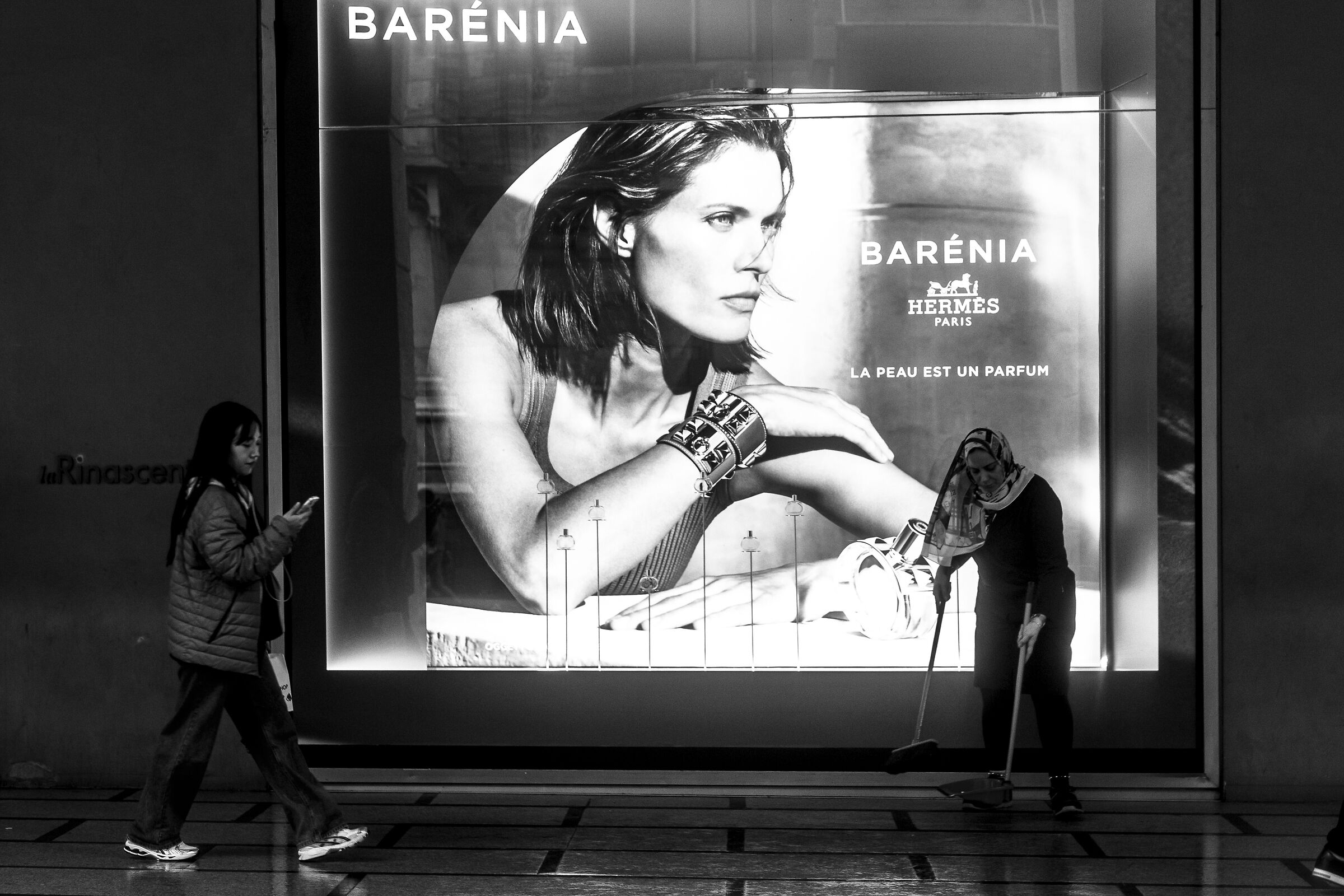 Social contrasts