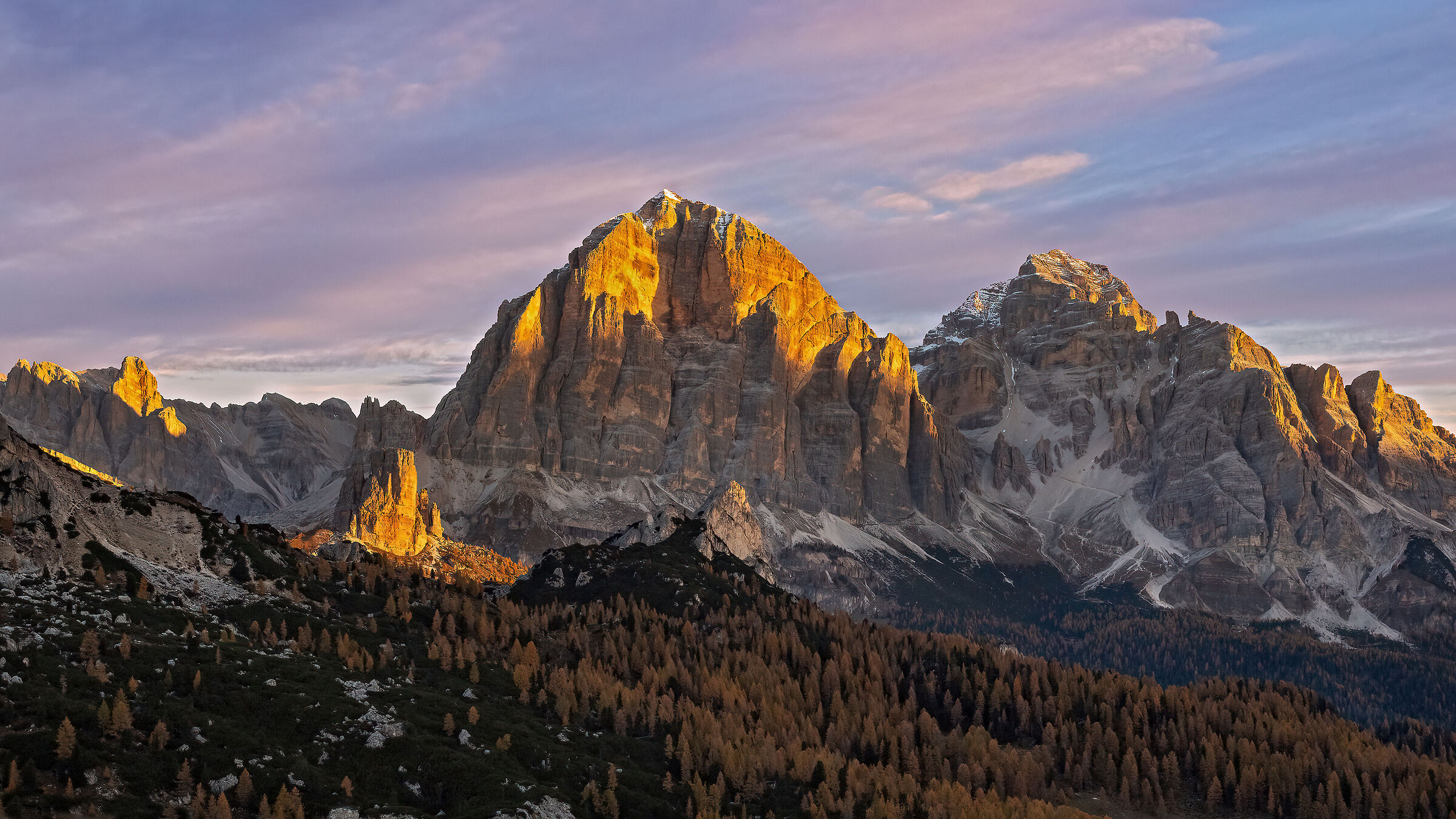 Prime luci sulle Tofane