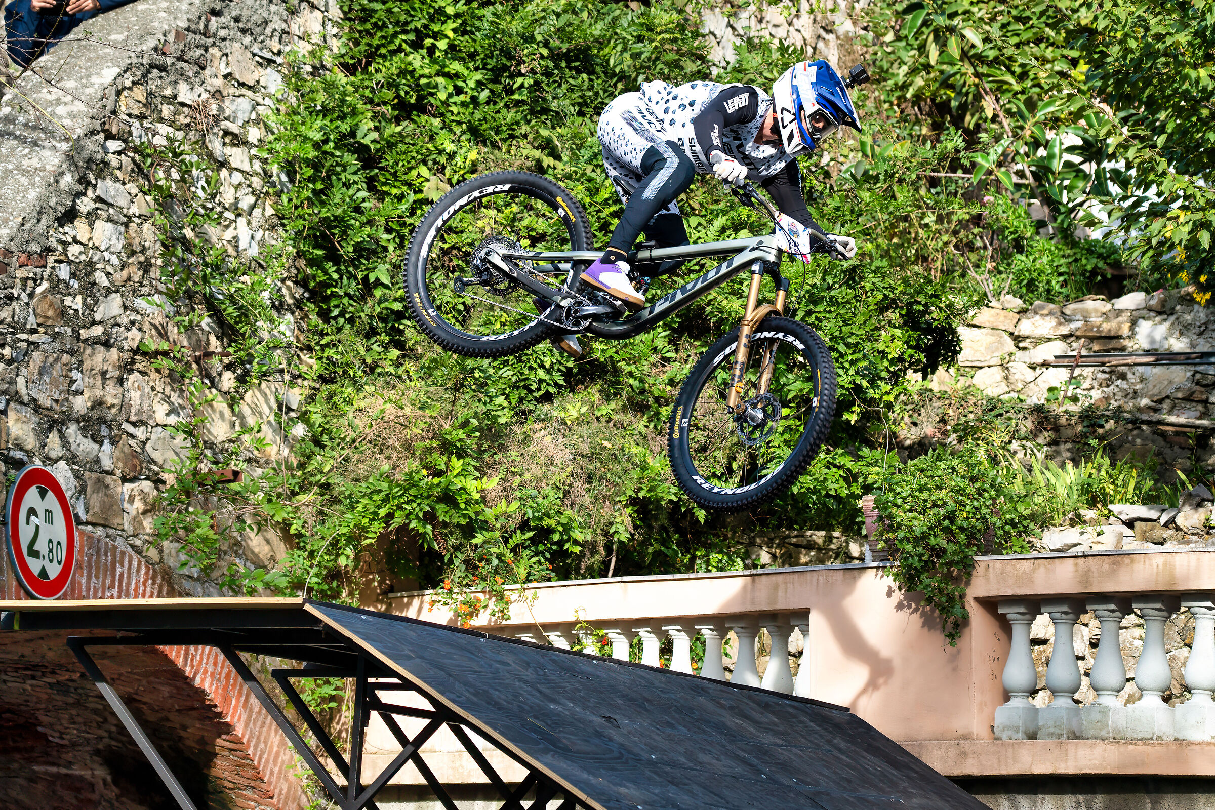 Discesa con salto a Genova