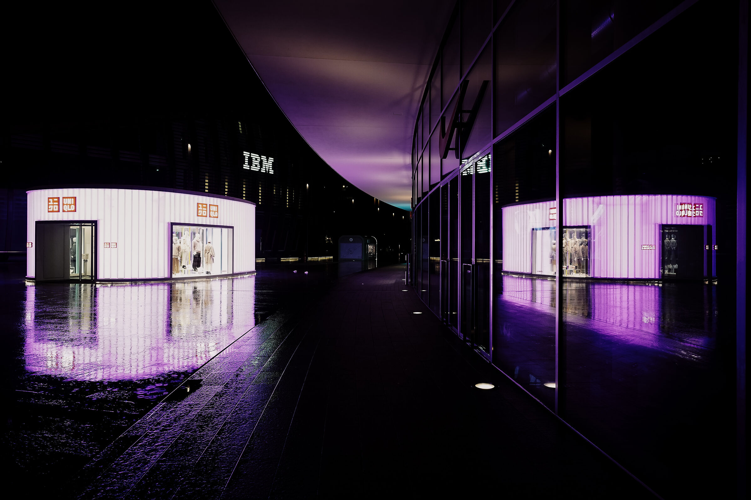 Night, light and rain