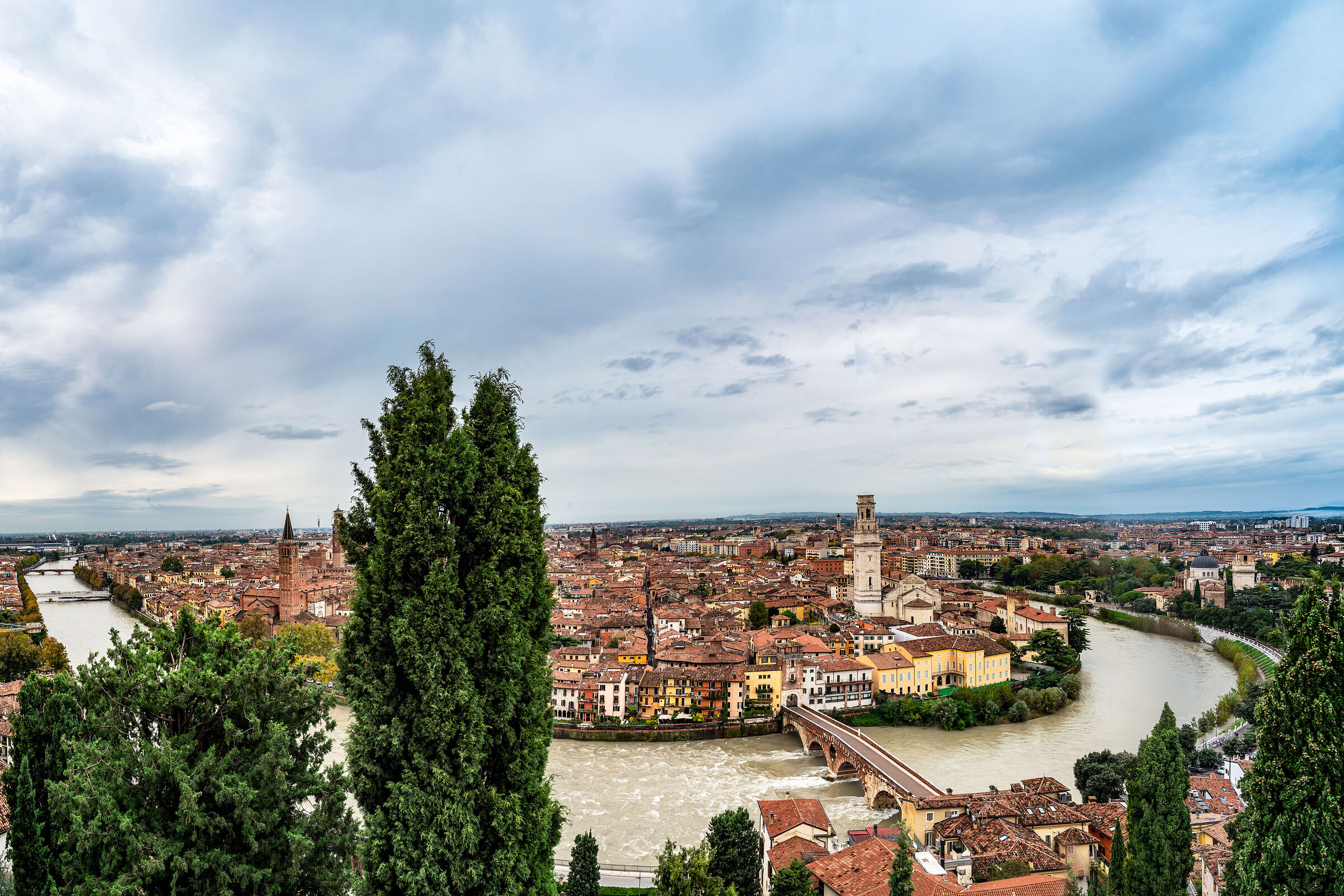 Panorama di Verona da Castel (o Colle) San Pietro