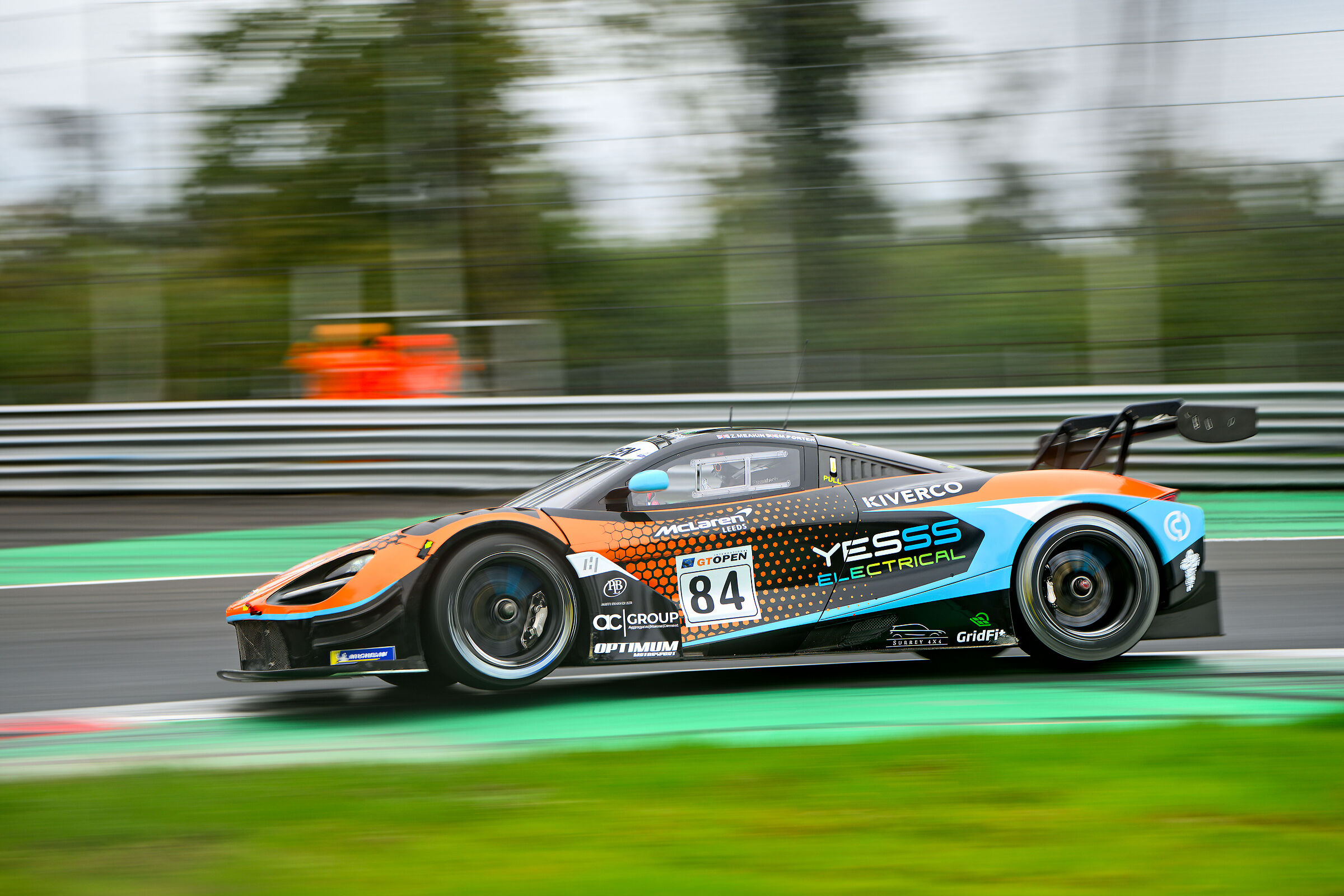 GT International Open - McLaren