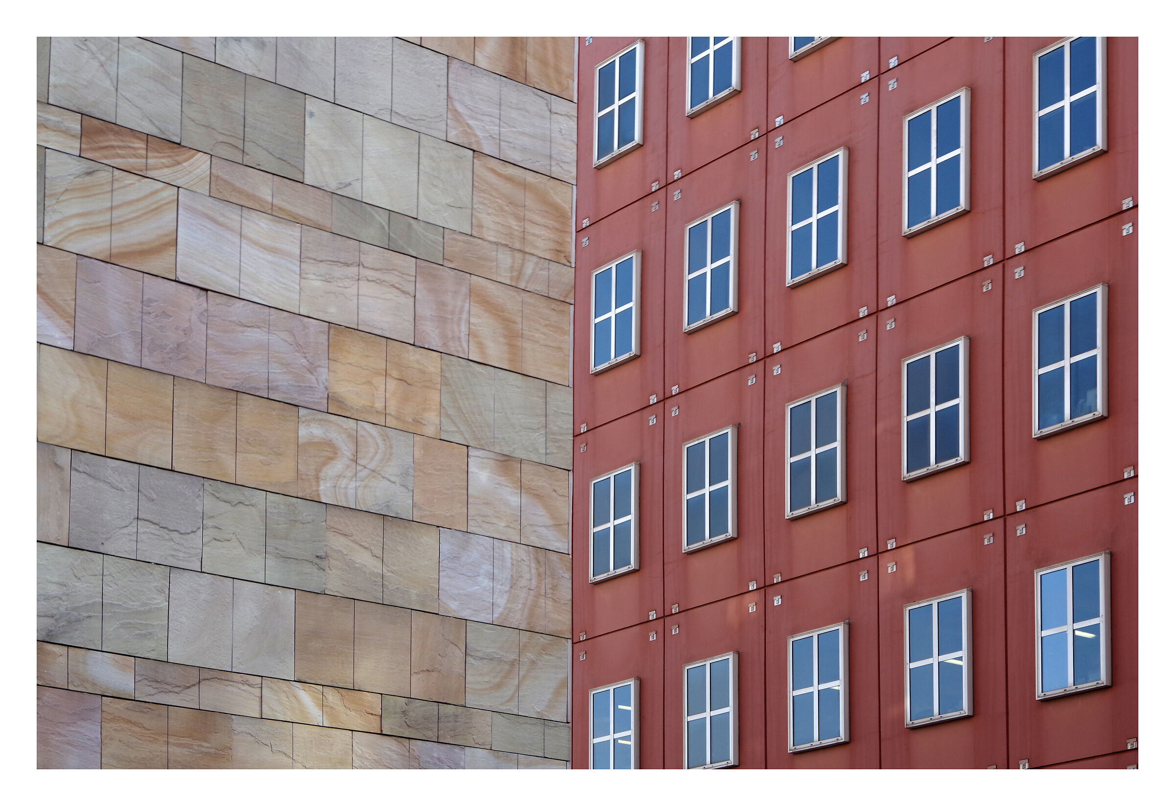 Chromatic convergences