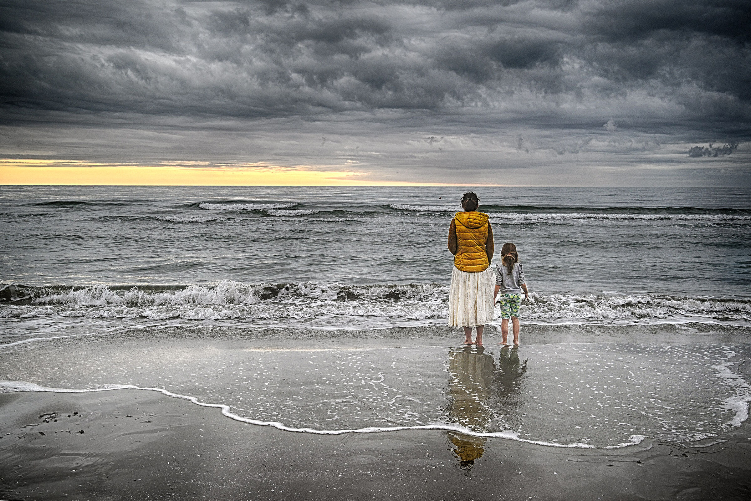 Admiring the sea in autumn - Marina di Pietrasanta