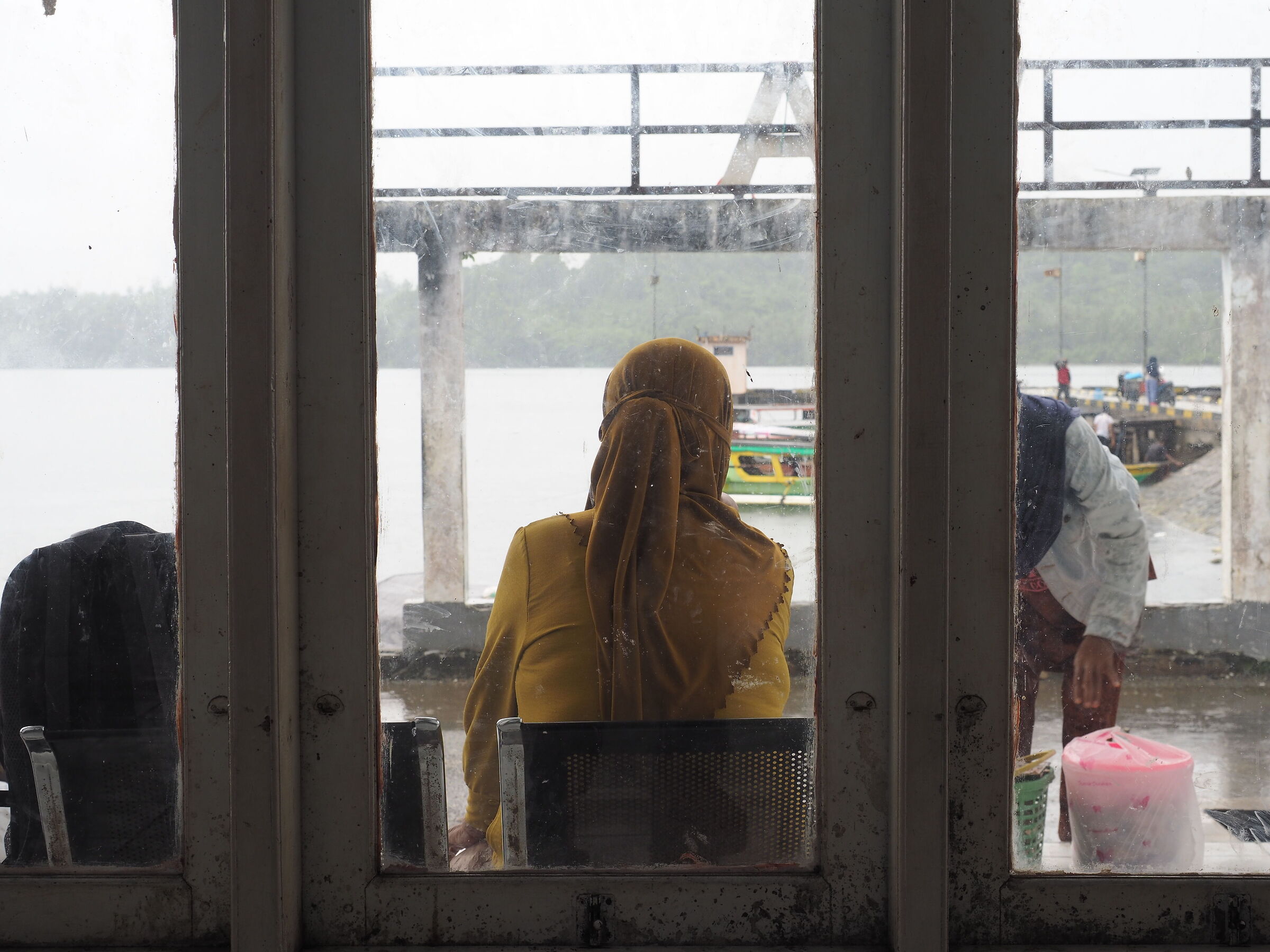 Waiting at the port of Ampana - Sulawesi