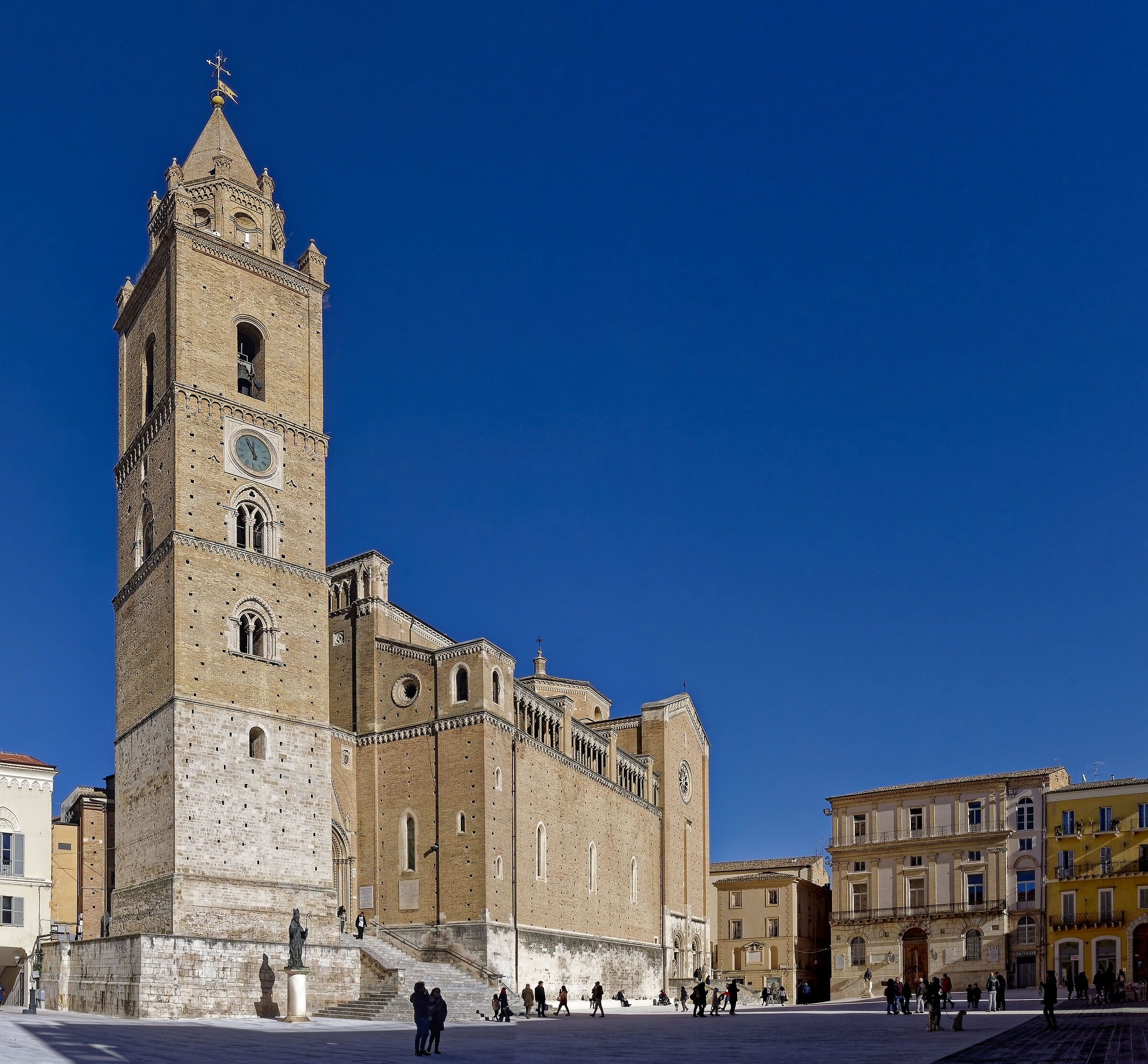 Chieti - Piazza S. Giustino