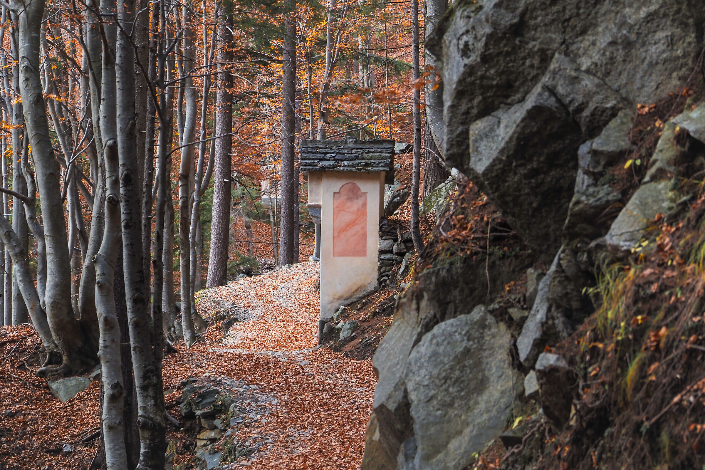 Formazza, mule track towards Lake Antillone