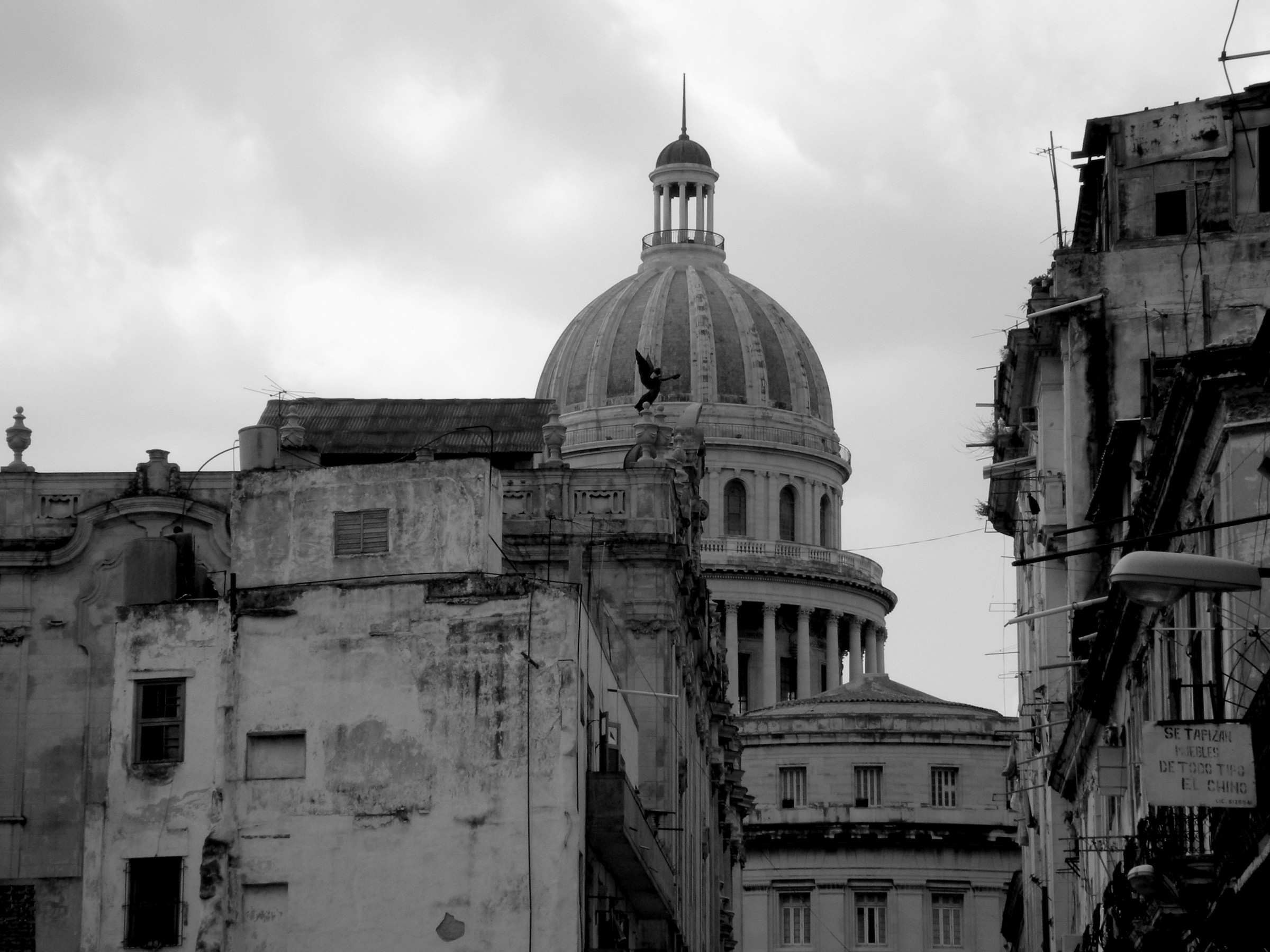Contrasts in Havana