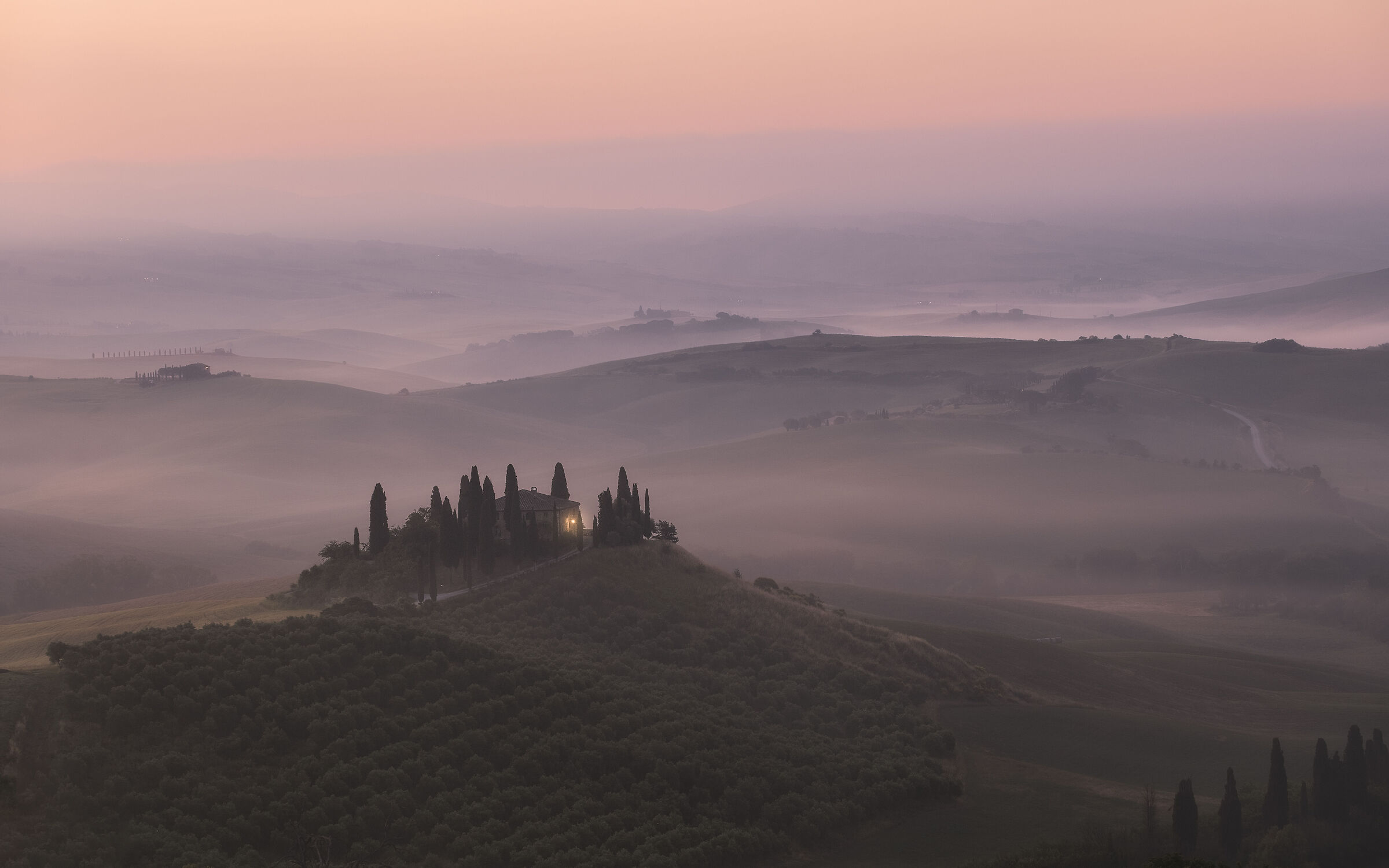 La nebbia appare come conforto del solitario