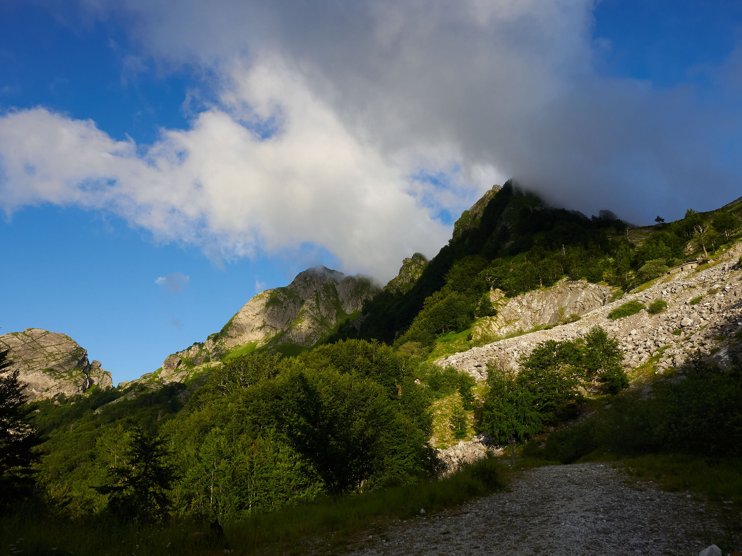 Nubi sul monte Contrario- Apuane