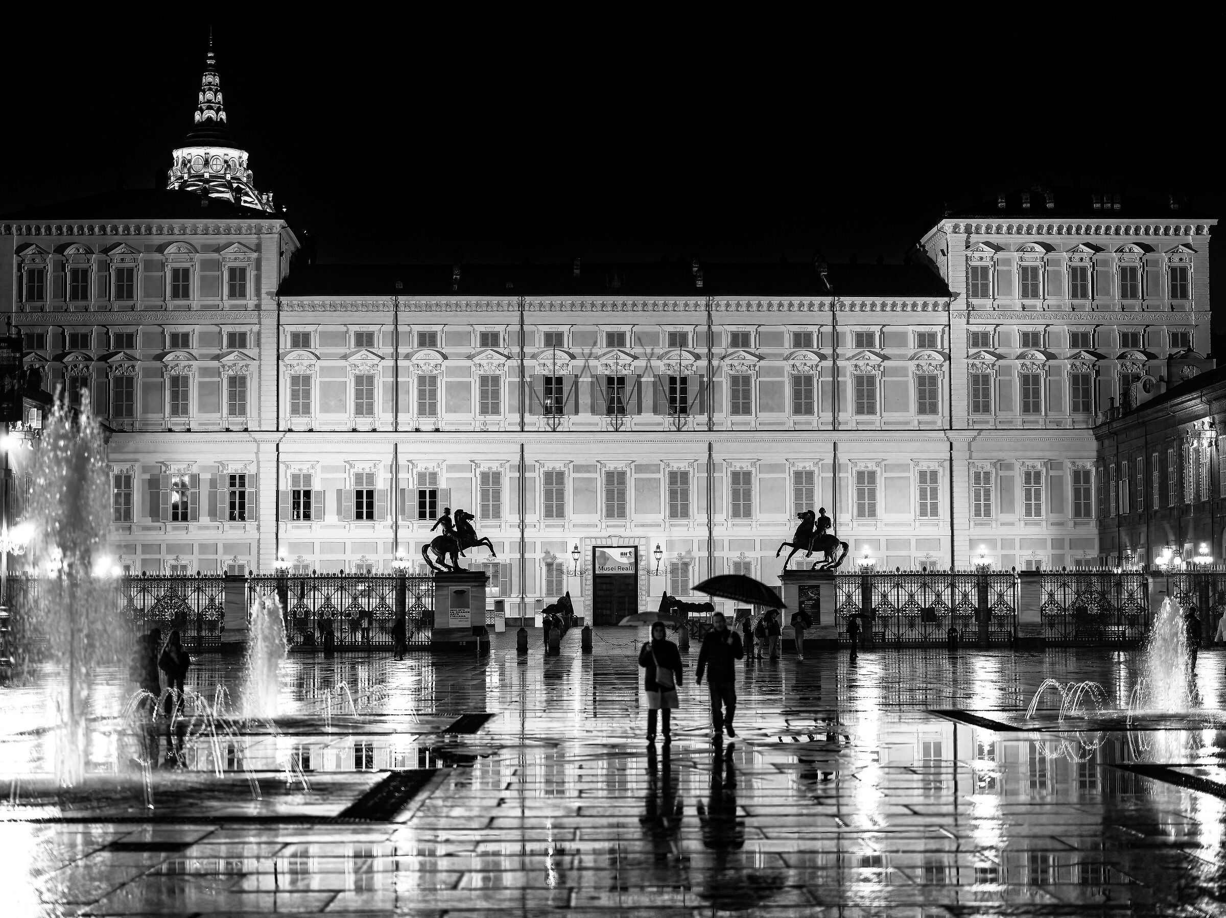 Torino Monochrome