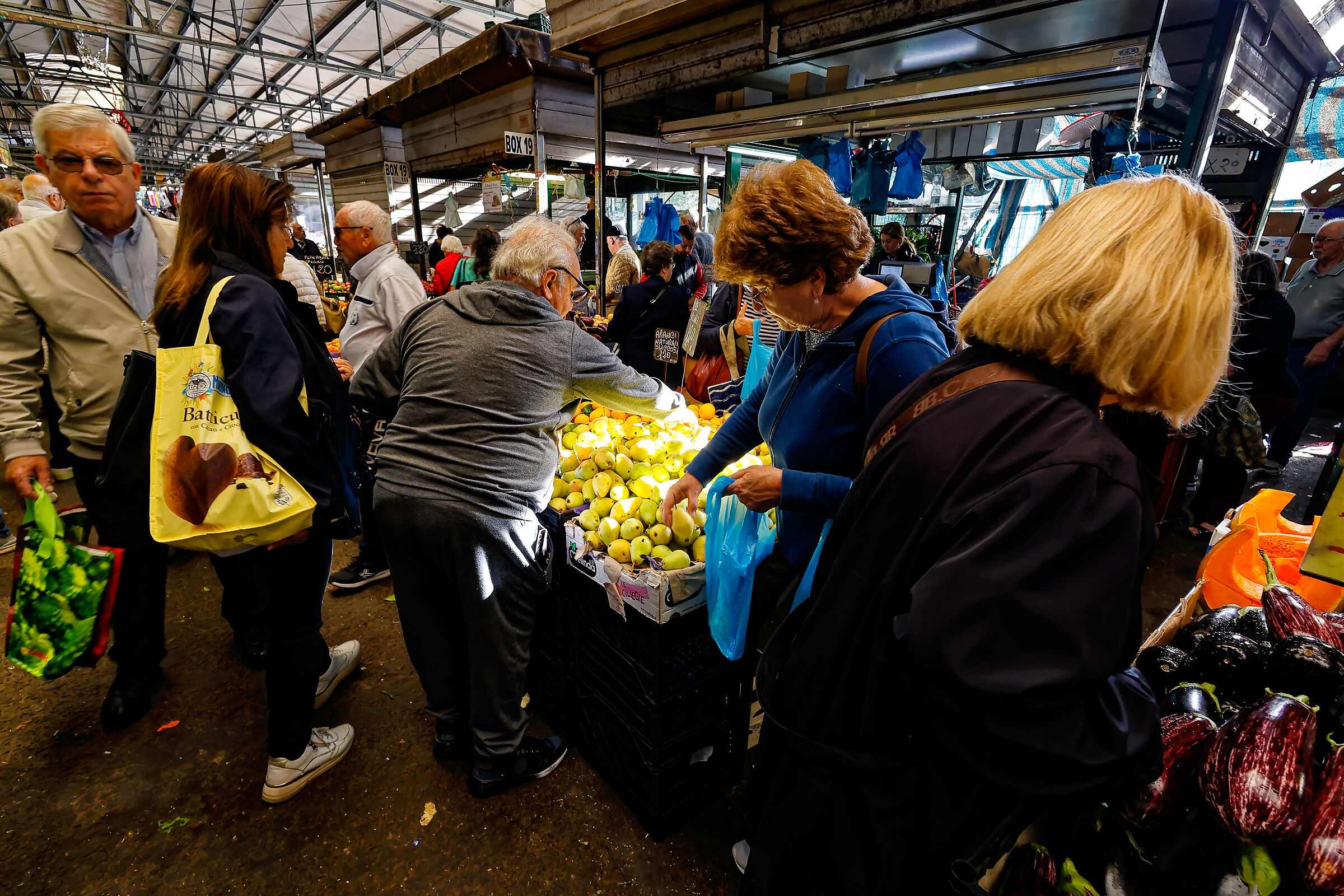 Between pears and eggplants