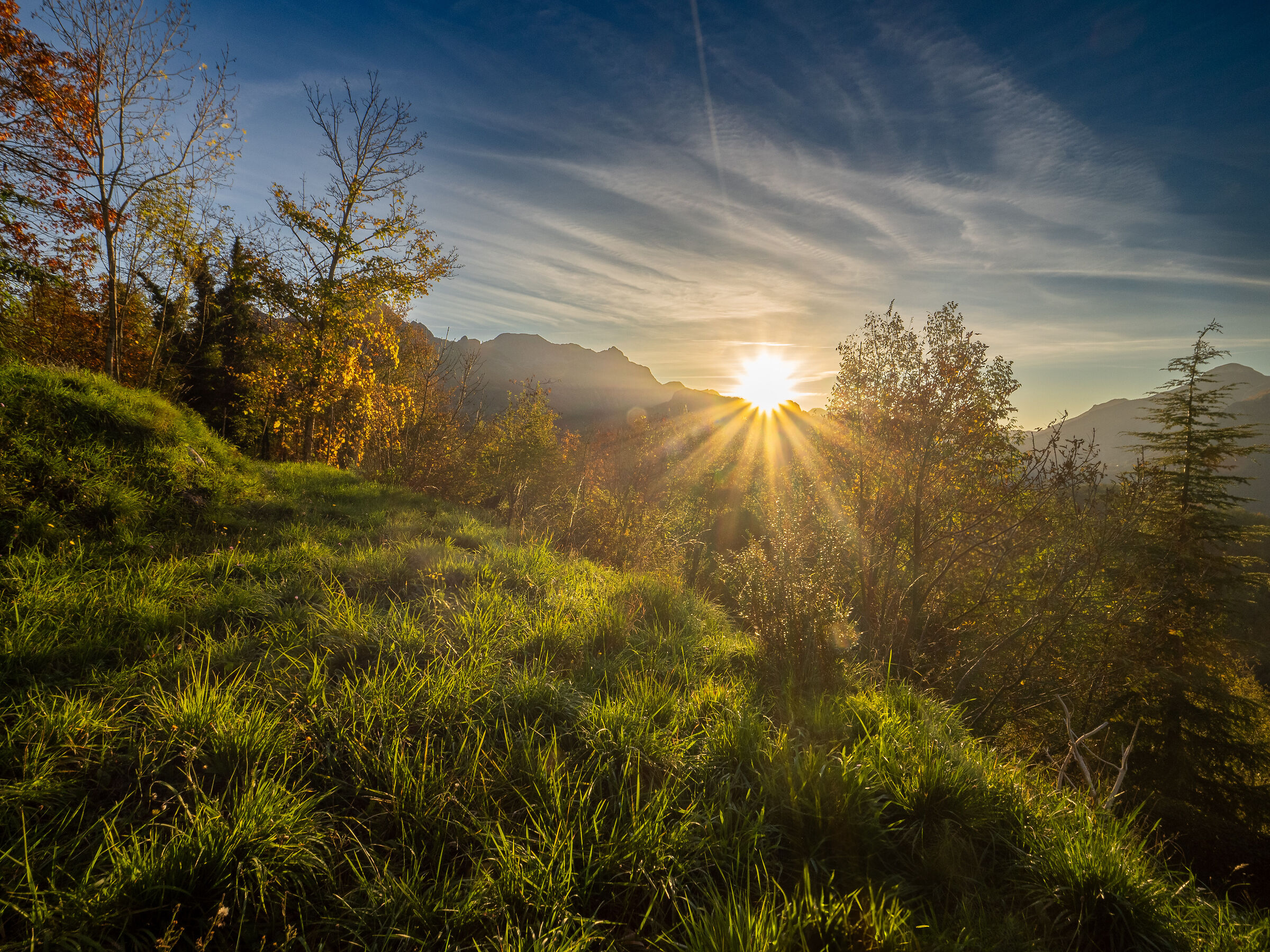 Tramonto Apuane Omo morto