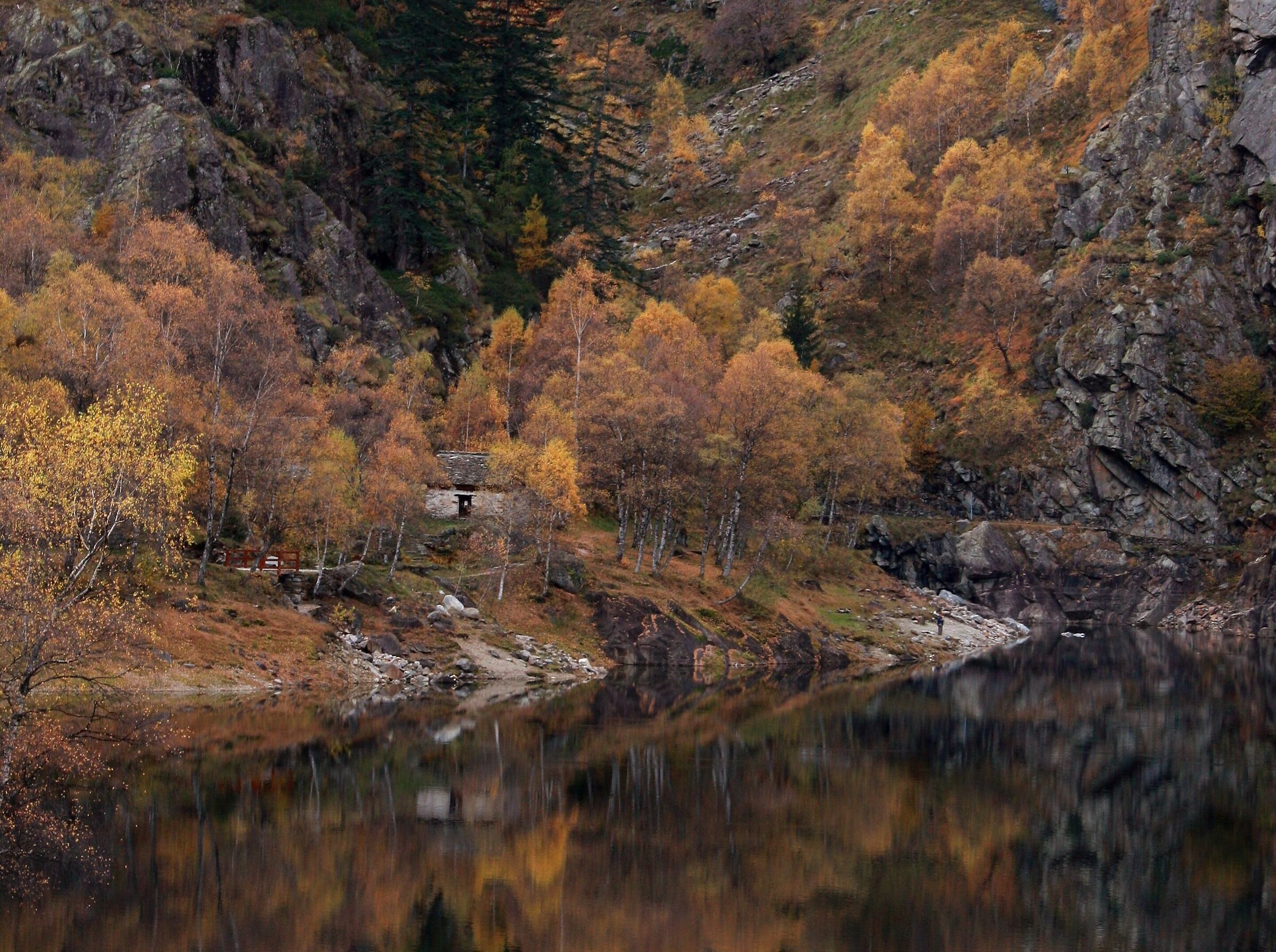 Autunno al lago di Antrona