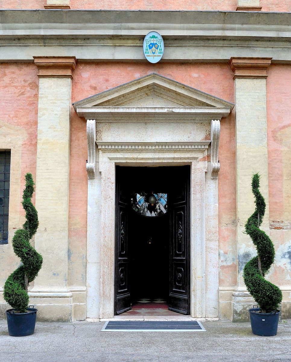 Rovigo - Portale della chiesa di San Bartolomeo