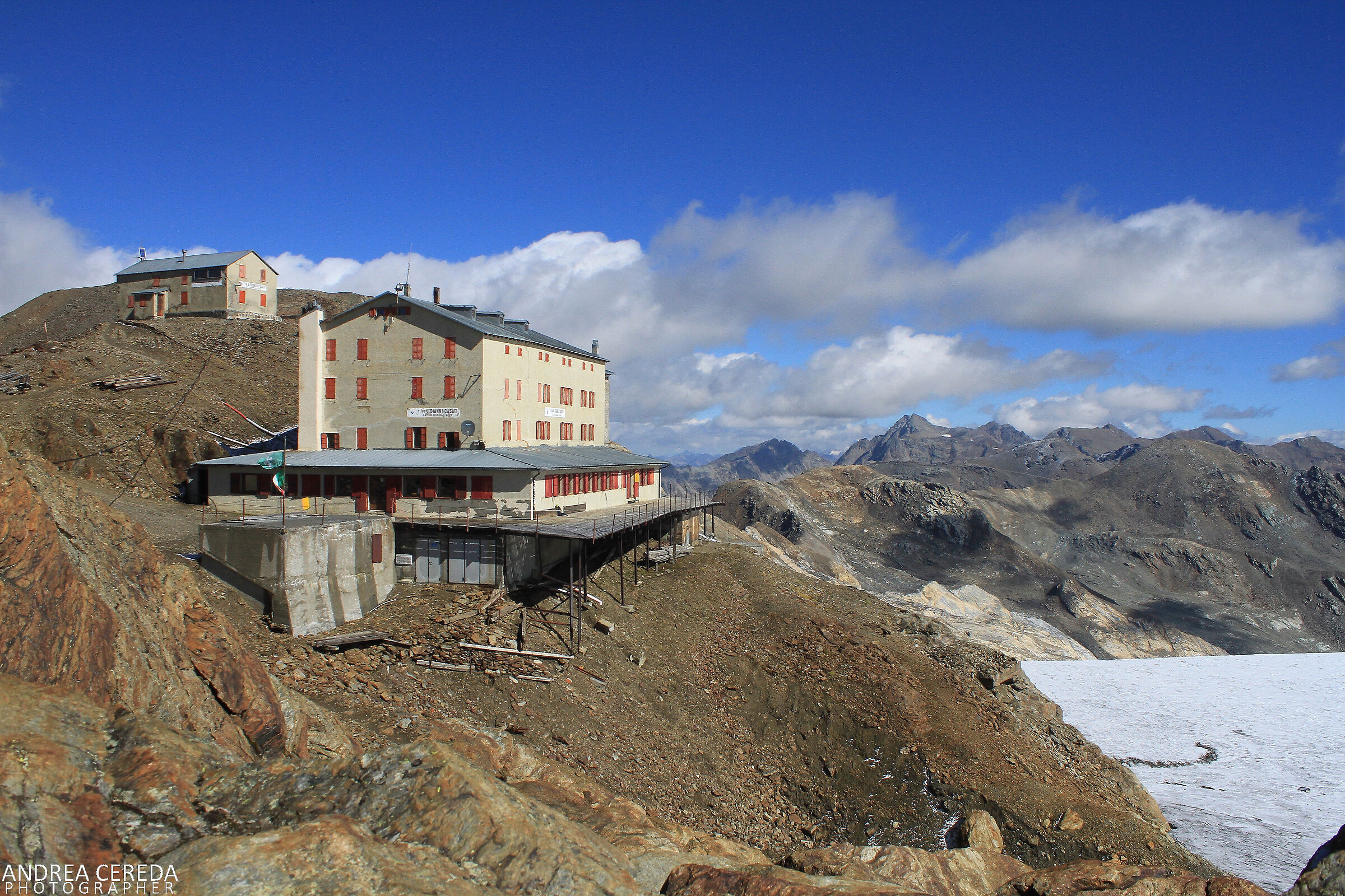 Casati Refuge (3269 m)