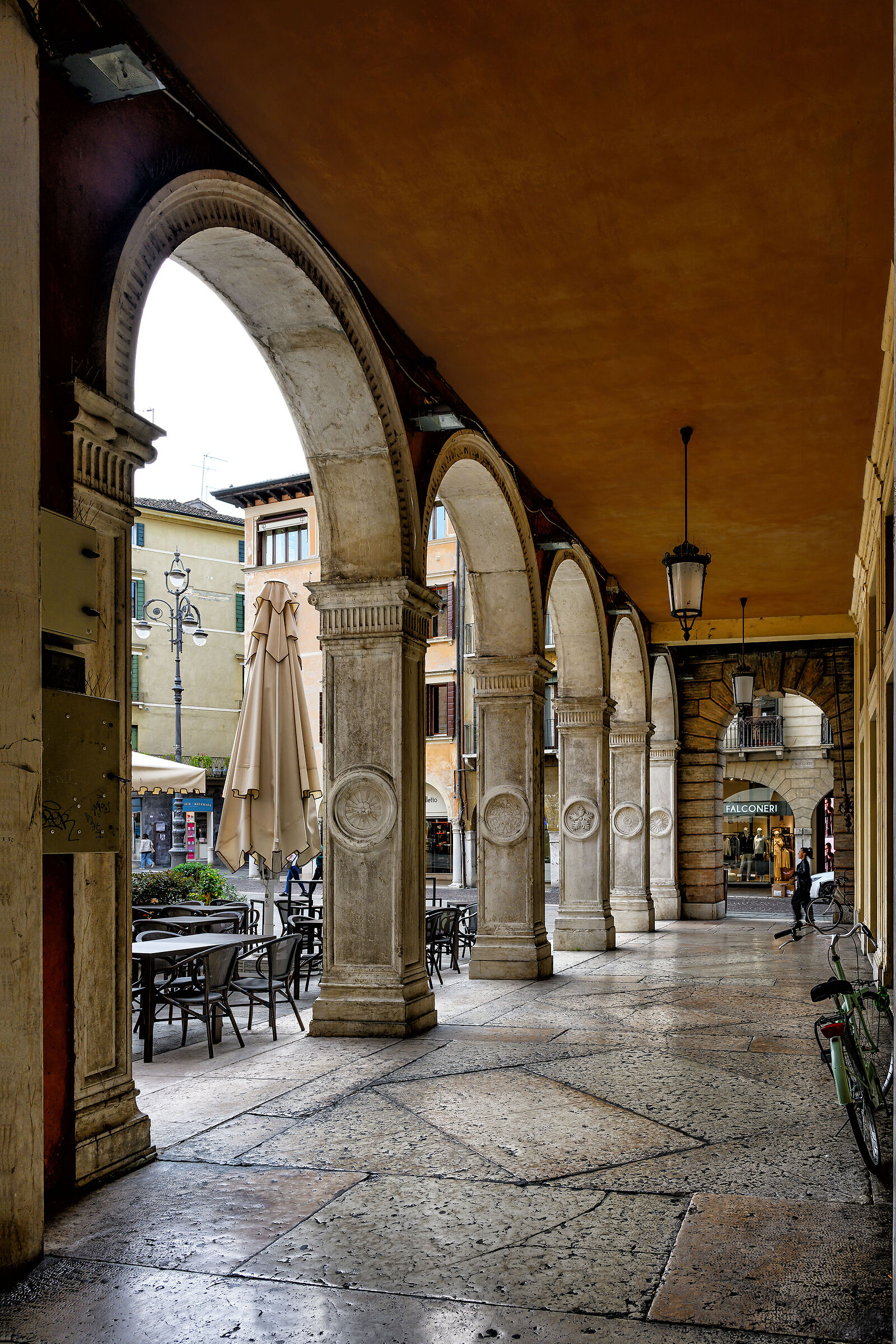 Treviso, sotto i portici