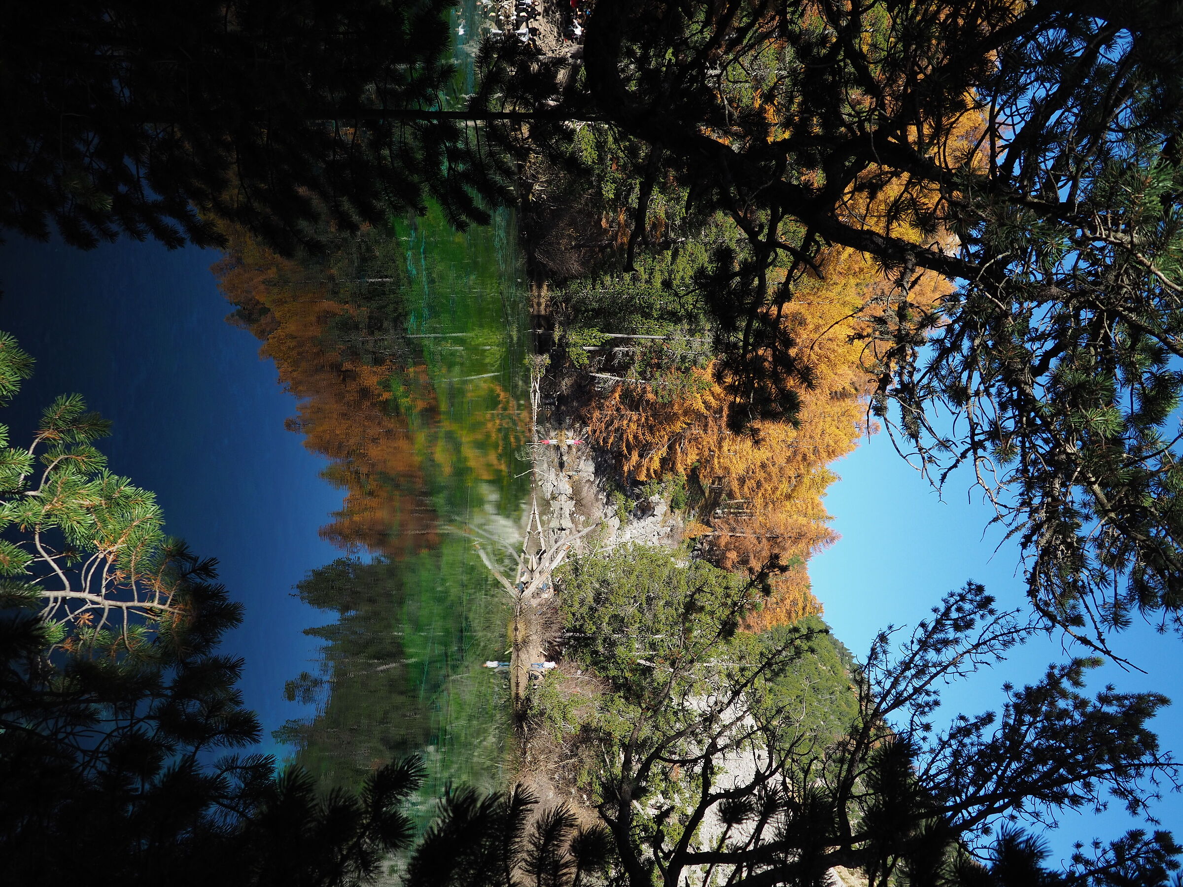 Narrow valley - Green lake