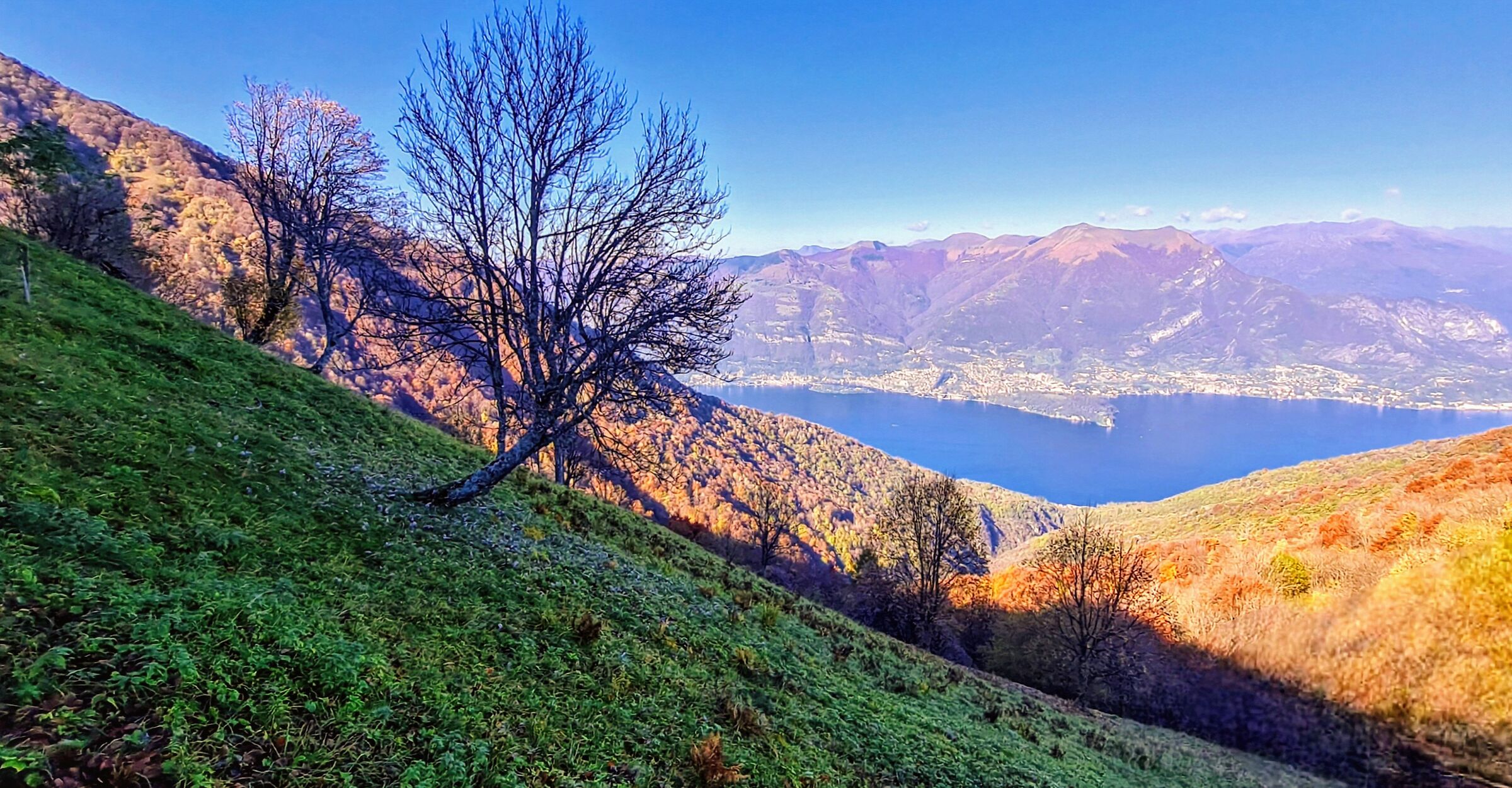 Lago di Como dal monte San Primo