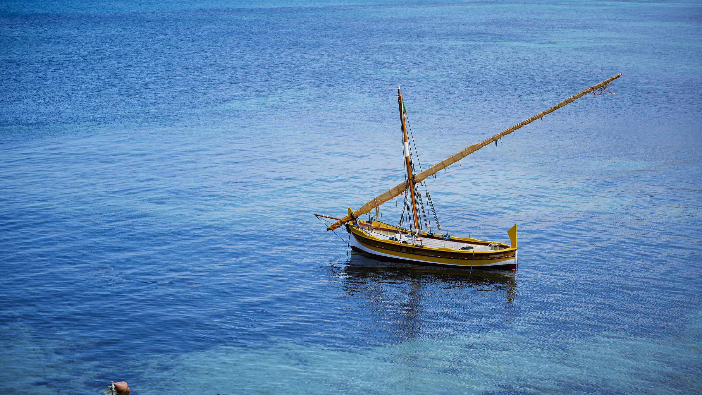 Barca a vela, mura di tramontana Trapani