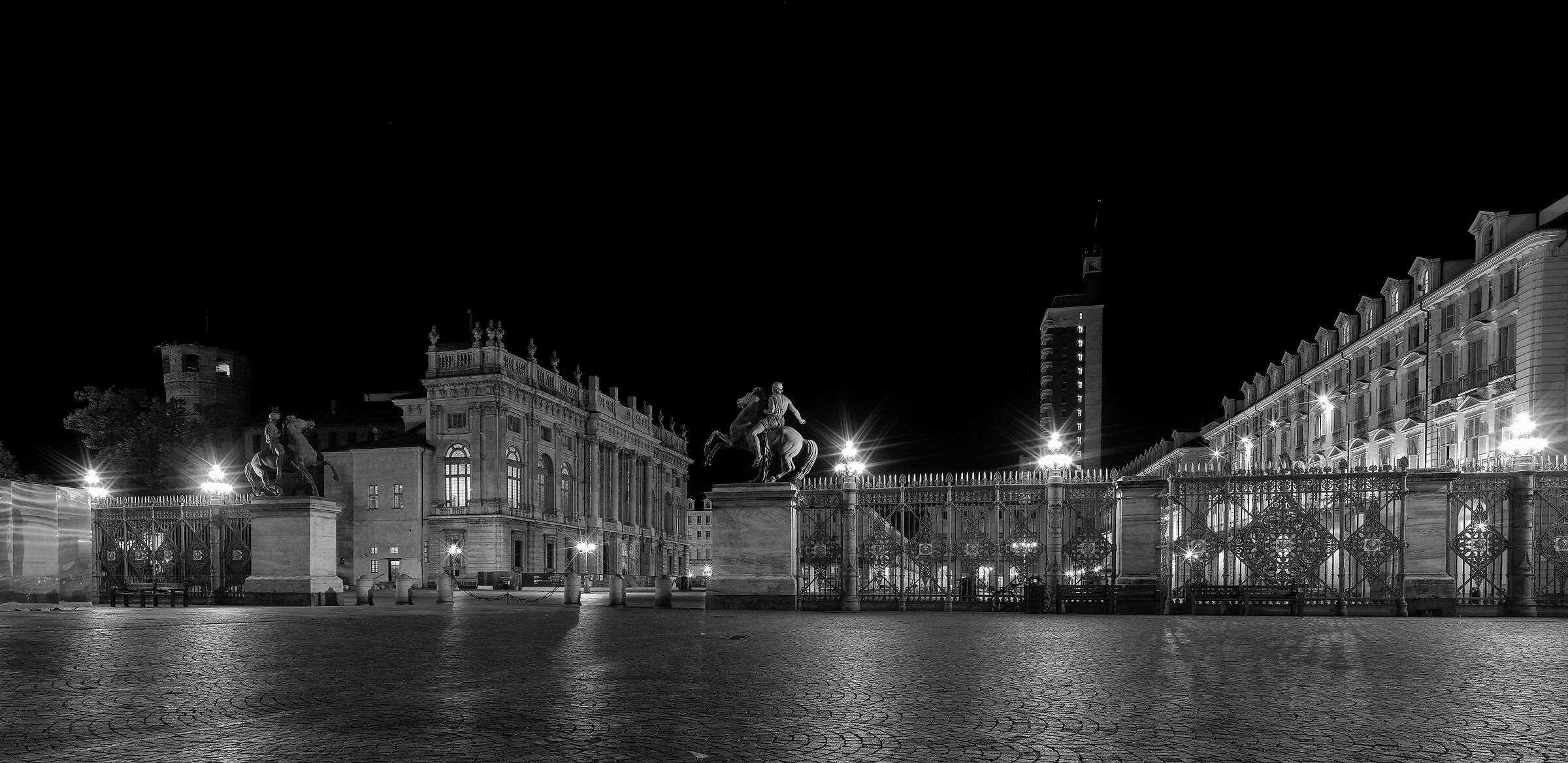 Torino Monochrome
