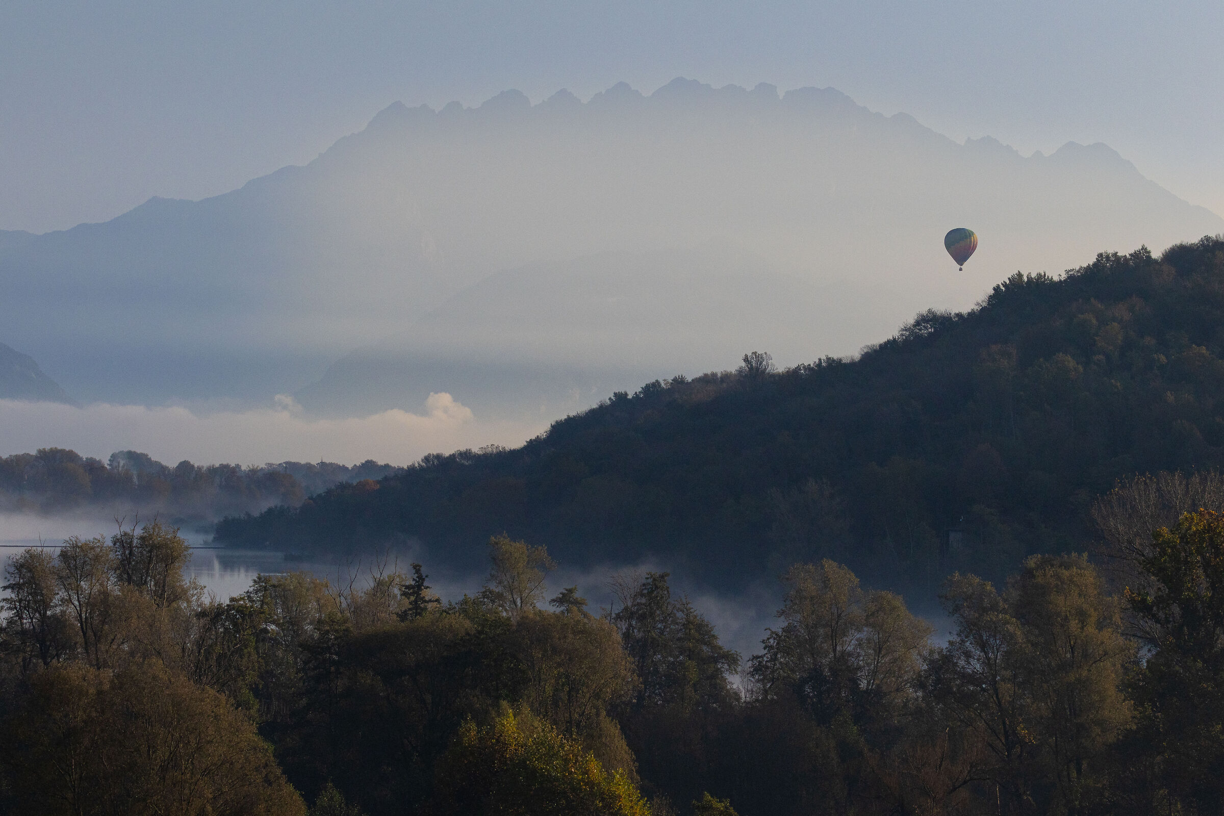 Hot air balloon over the lake