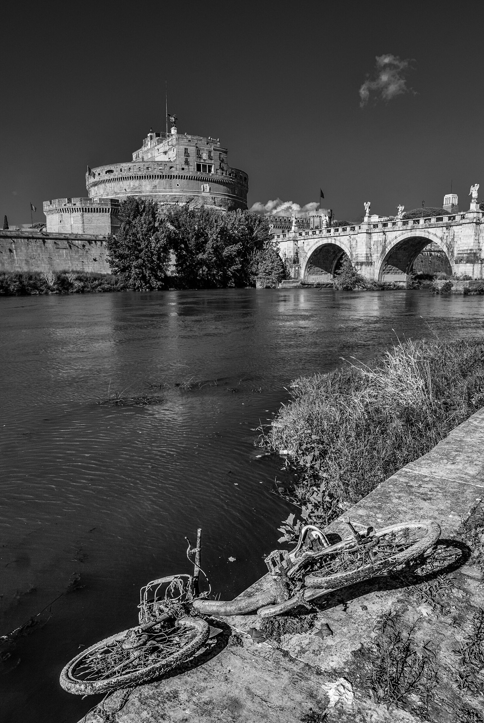 Along the Tiber...